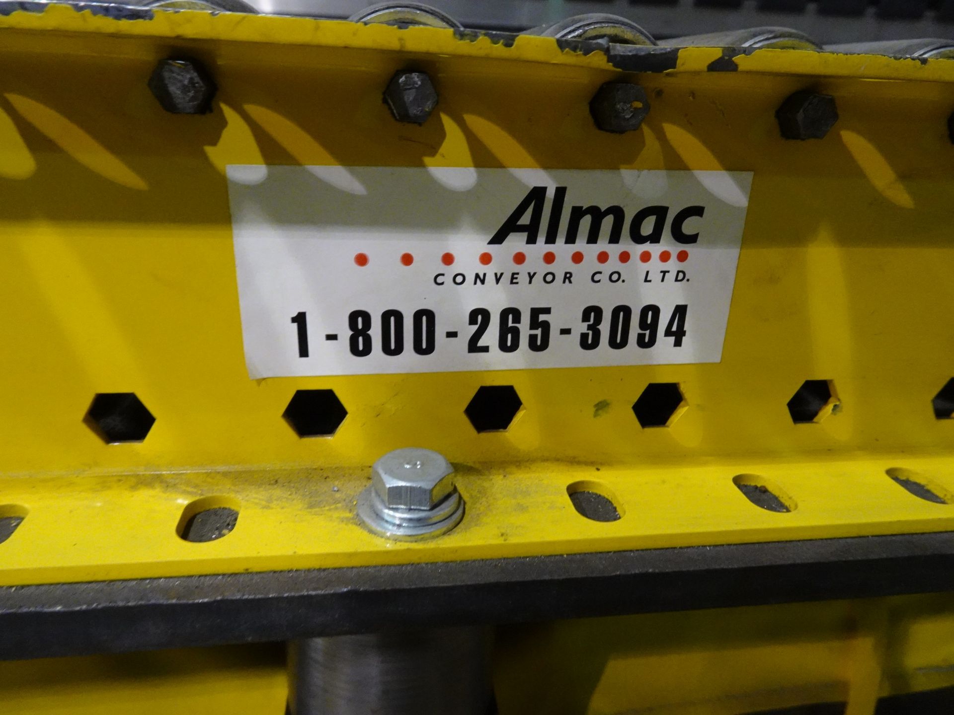 2010 ALMCA 2000 LBS CAPACITY ROLLER TOP CONVEYOR ELECTRIC SCISSOR LIFT, MOUNTED ON CART, ROTARY - Image 3 of 8