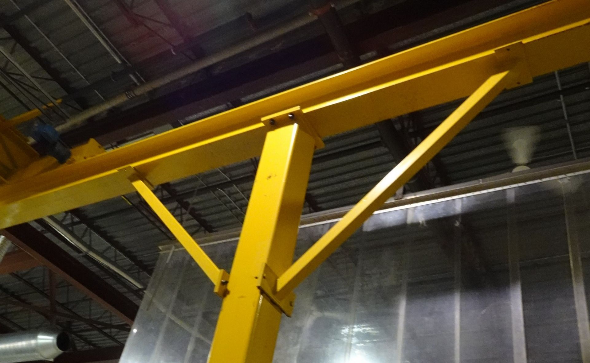 NELSON 7.5 TON CAPACITY FREE STANDING OVERHEAD CRANE SYSTEM, 25' SPAN, 20' UNDER THE HOOK 40' - Image 2 of 9
