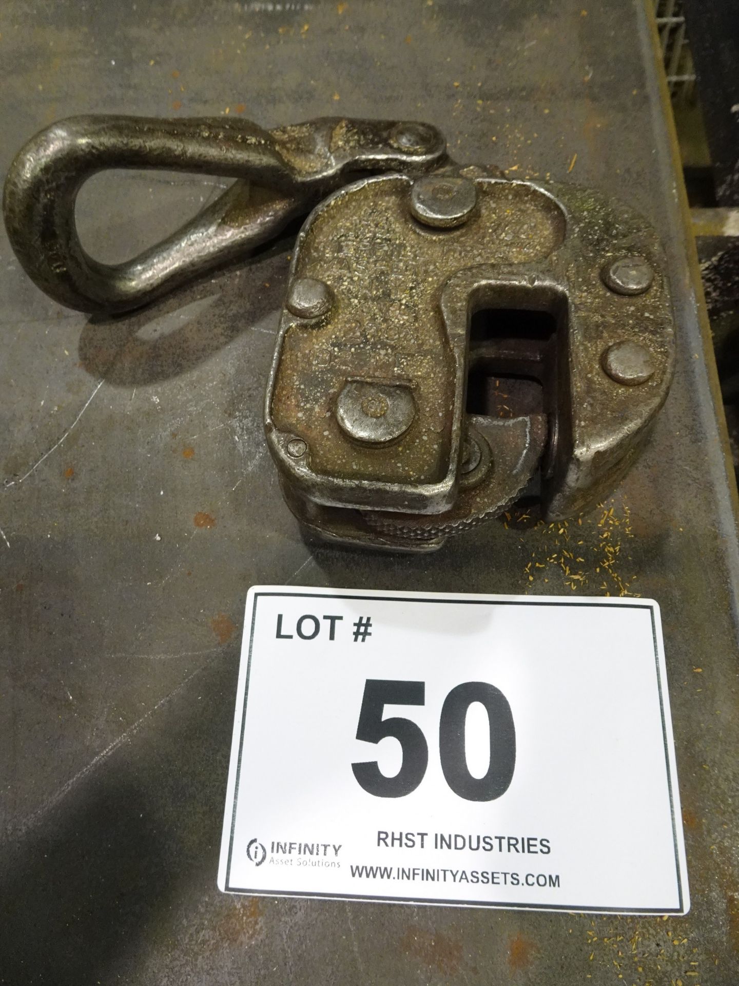 MERRILL 2 TON CAPACITY PLATE LIFTING CLAMP (RIGGING FEE $10)