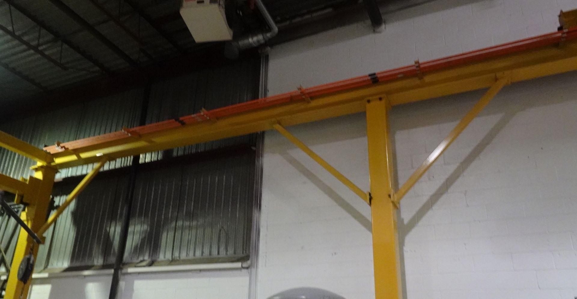 NELSON 7.5 TON CAPACITY FREE STANDING OVERHEAD CRANE SYSTEM, 25' SPAN, 20' UNDER THE HOOK 40' - Image 4 of 9