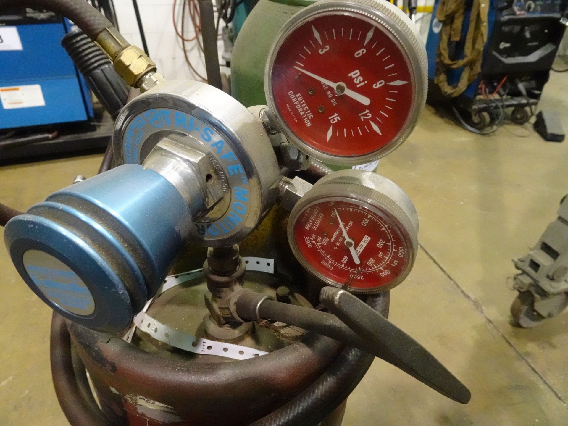 O/A CART C/W GAUGES (NO TORCH OR CYLINDERS) (RIGGING FEE $10) - Image 3 of 3