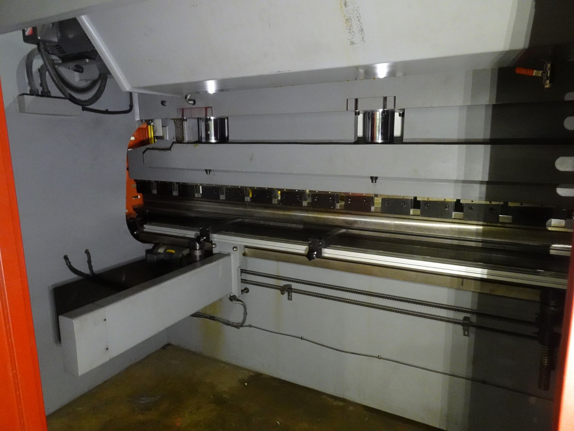 MASTEEL MODEL 12220 HYDRAULIC POWERED PRESS BRAKE, 12' X 220 TON CAPACITY, 4 WAY DIE, SIEMENS - Image 27 of 38