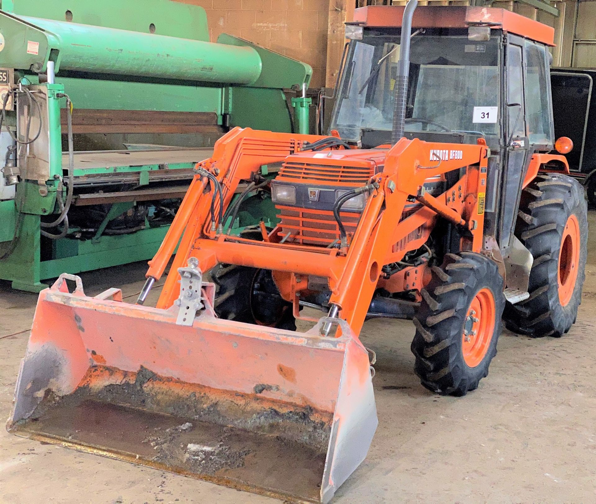 KUBOTA BF800 LOADER, S/N 10910, L3350 4WD, HYDRAULIC SHUTTLE, MARK VII, APPROX. 5,750HRS, BUCKET - Image 2 of 26
