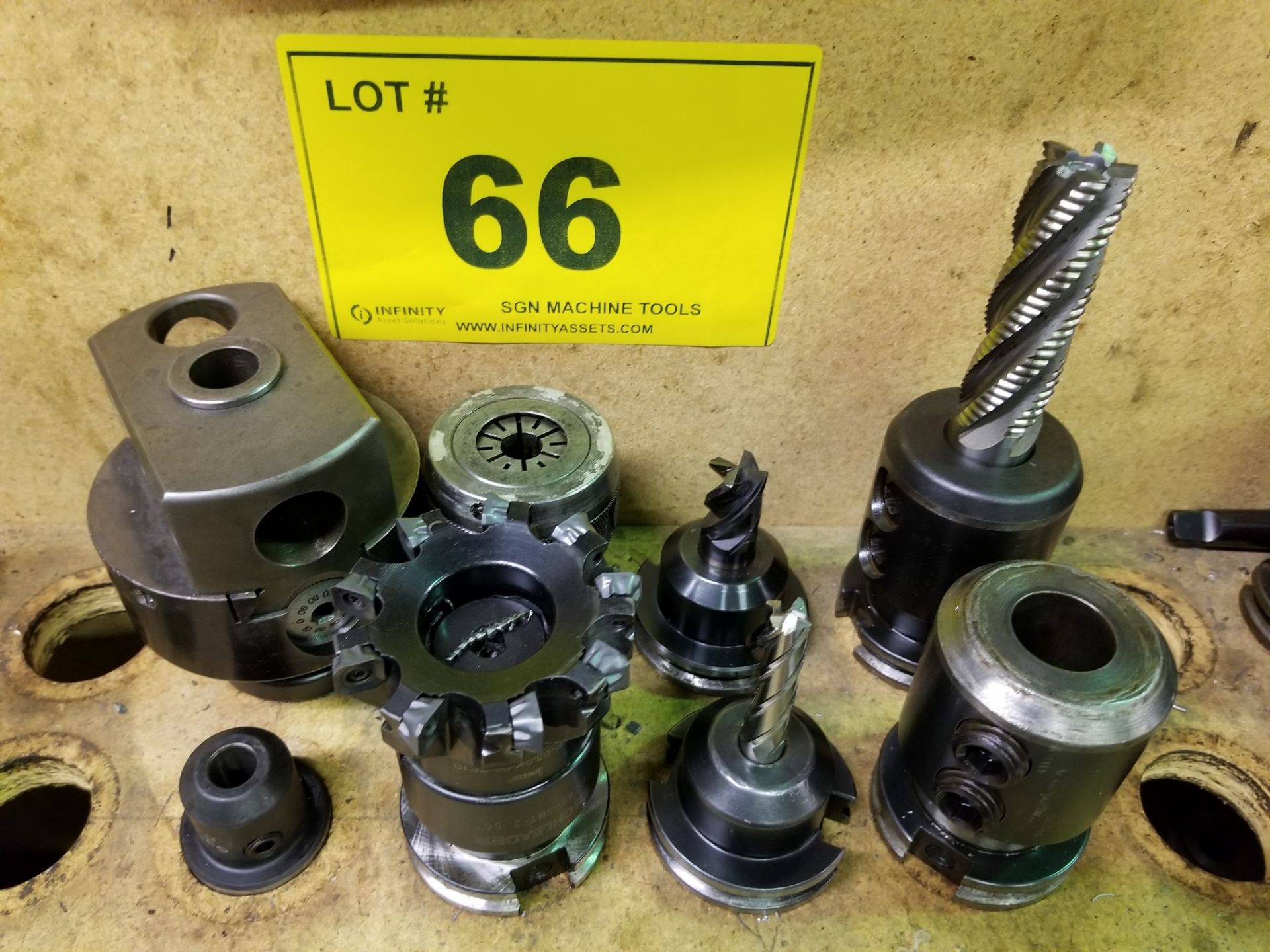 LOT - ASSORTED CAT 40 TOOLING (8 PCS)