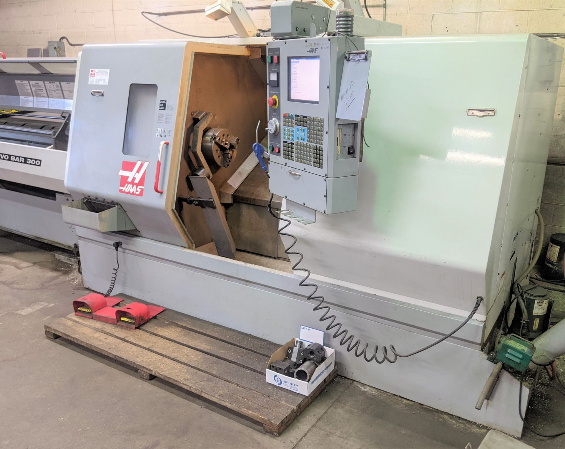 2005 HAAS SL-30T CNC LATHE, CNC CONTROL, 10” 3-JAW CHUCK, TAILSTOCK, TOOL PRESETTER, 12-STATION - Image 5 of 27
