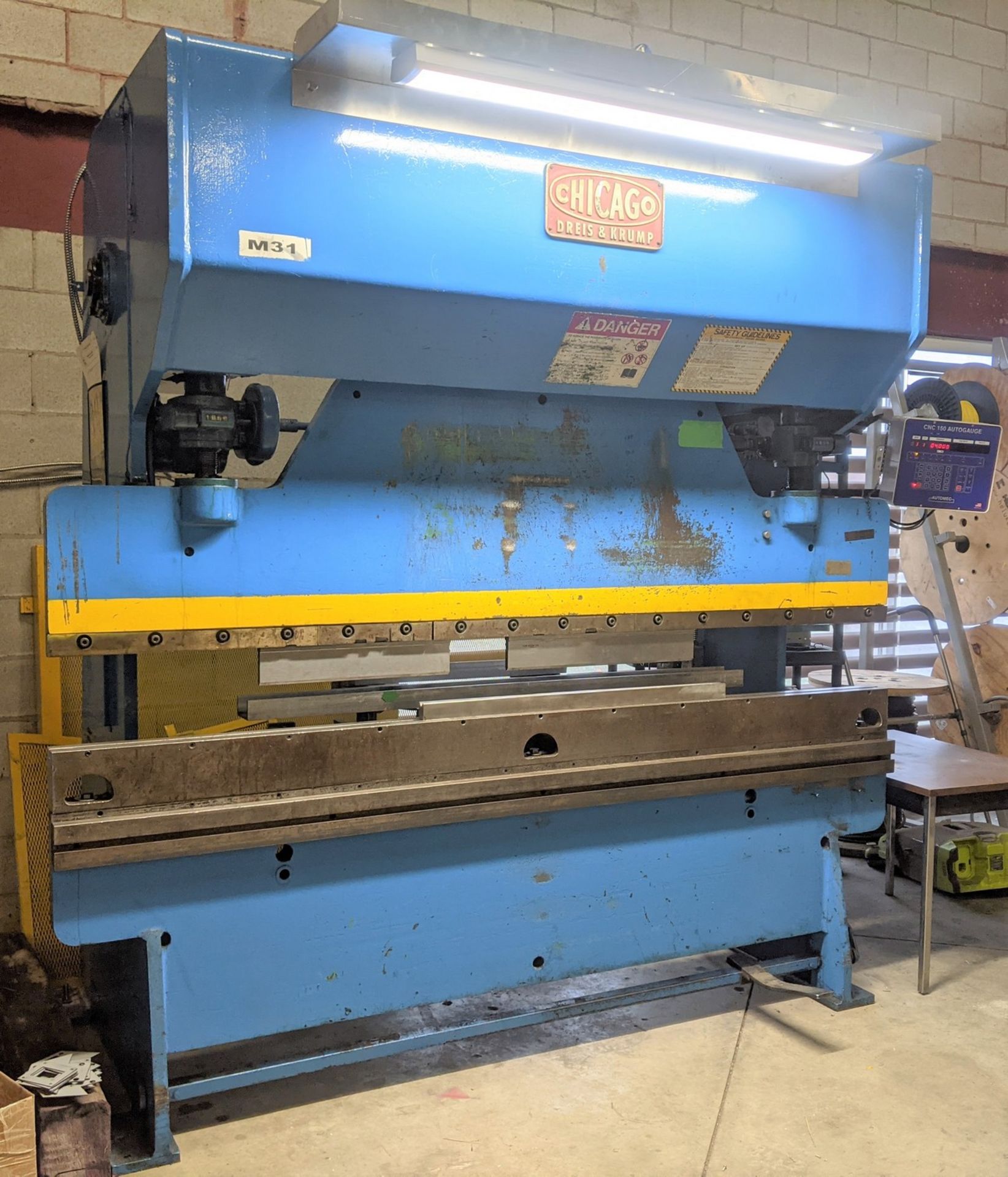 CHICAGO 68B PRESS BRAKE, 36 TON X 8’ CAP., 14GA MILD STEEL, 5/8” DIE OPENING, CNC 150 AUTOGAUGE