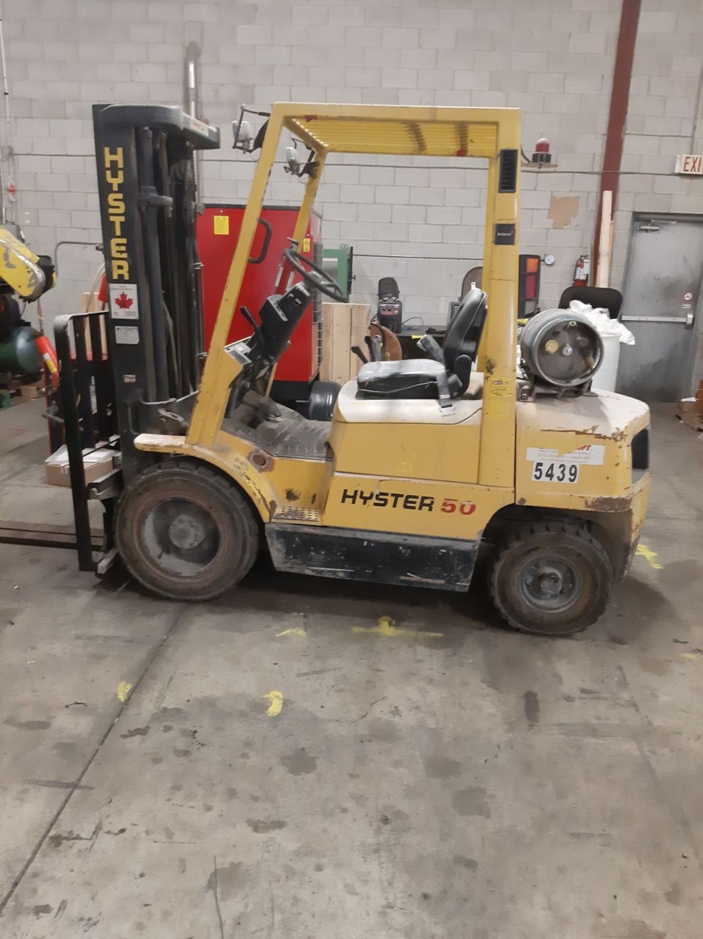 HYSTER H50XM PROPANE FORKLIFT, 5,000LB CAP., 3-STAGE MAST, SIDE SHIFT, APPROX. 3,445HRS (NO