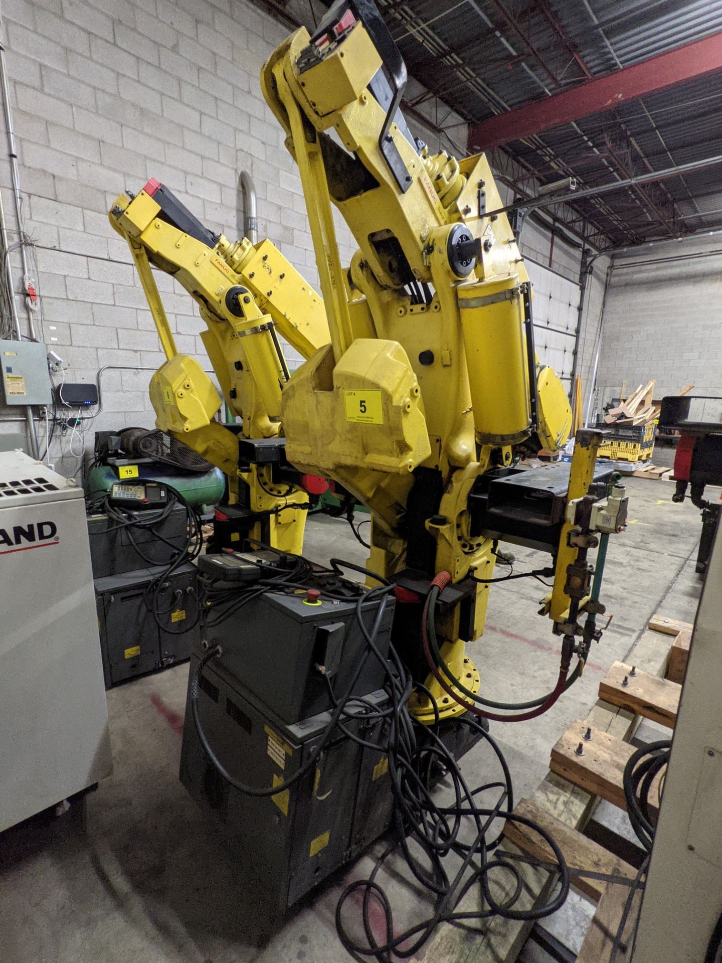 FANUC S-420IF ROBOT W/ FANUC SYSTEM R-J2 CONTROLLER, TYPE A05B-2350-B003, S/N E96902609 W/ PENDANT