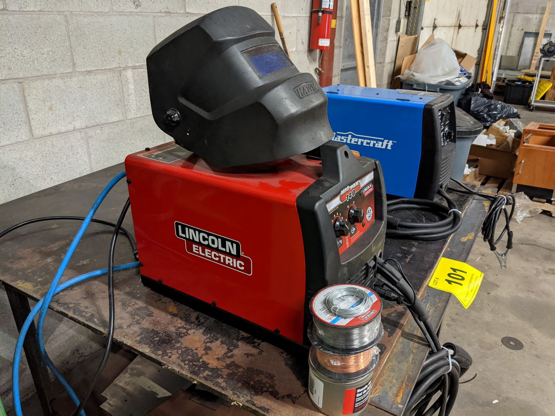 LINCOLN ELECTRIC MIG-PAC140 WELDER W/ MASK - Image 3 of 5