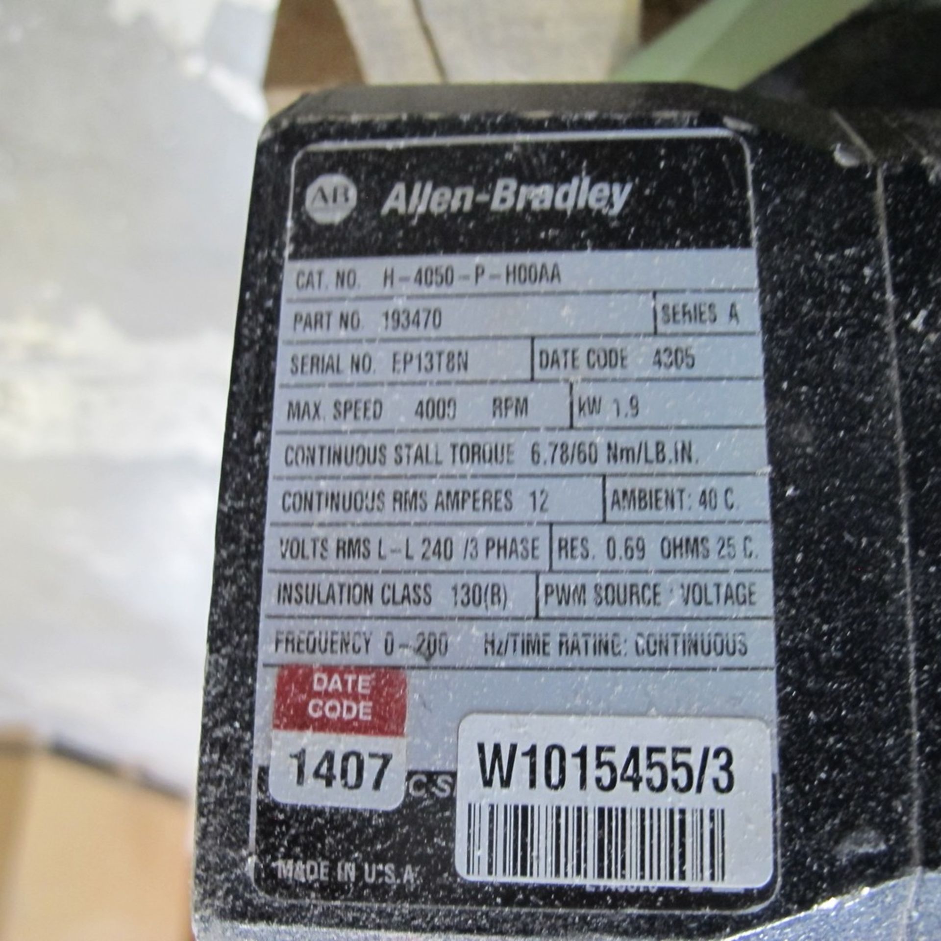 ALLEN BRADLEY SERVO DRIVE MOTOR H-4050-P-H00AA, 4,000 RPM, 1.9KW W/ SUMITOMO DRIVETECH GEARBOX 7. - Image 2 of 3