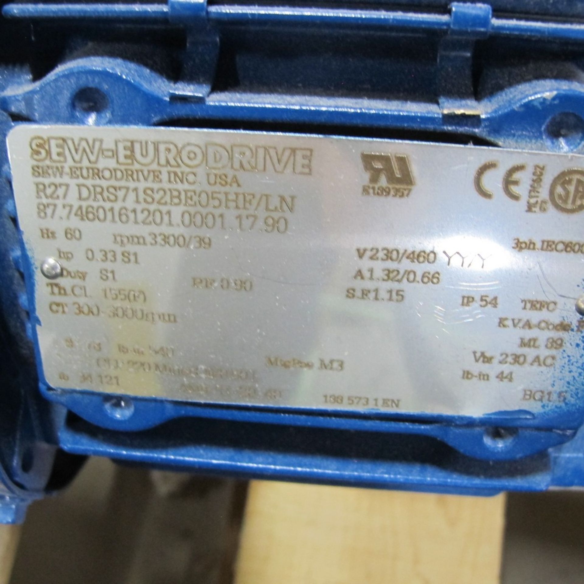 SEW-EURODRIVE SERVO MOTOR, R27DR57152BE05HF/LN, 87.7460161201.0001.17.90, 0.33 S1 HP, 230/460V, 3, - Image 2 of 2