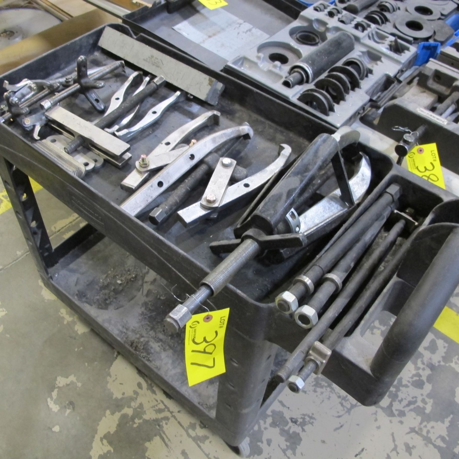 SHOP CART W/ PULLERS AND COMPONENTS (MACHINE SHOP)