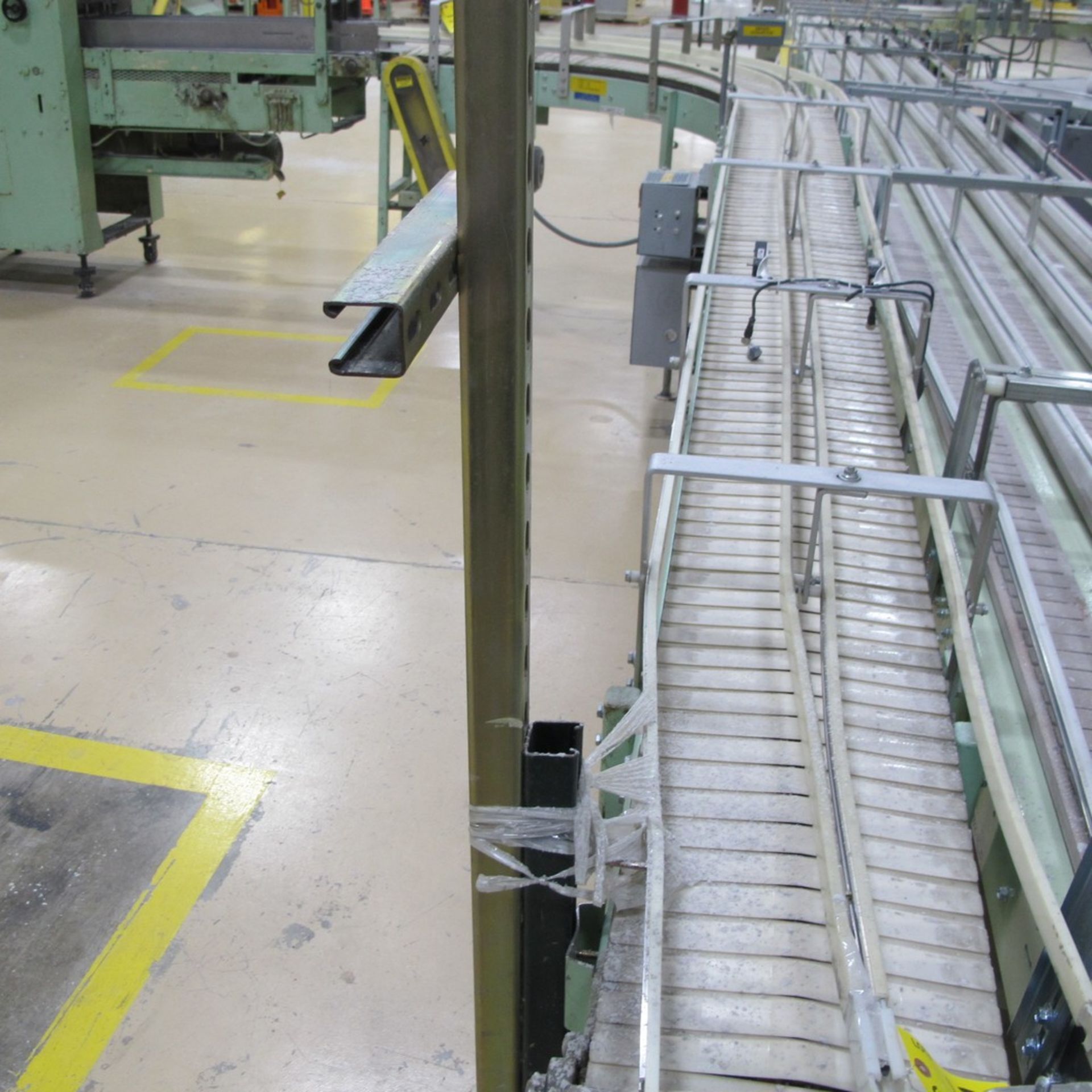 2-LANE BELT CONVEYOR W/ MOTOR, TRANSFORMER AND CONTROLS (BATH B1)