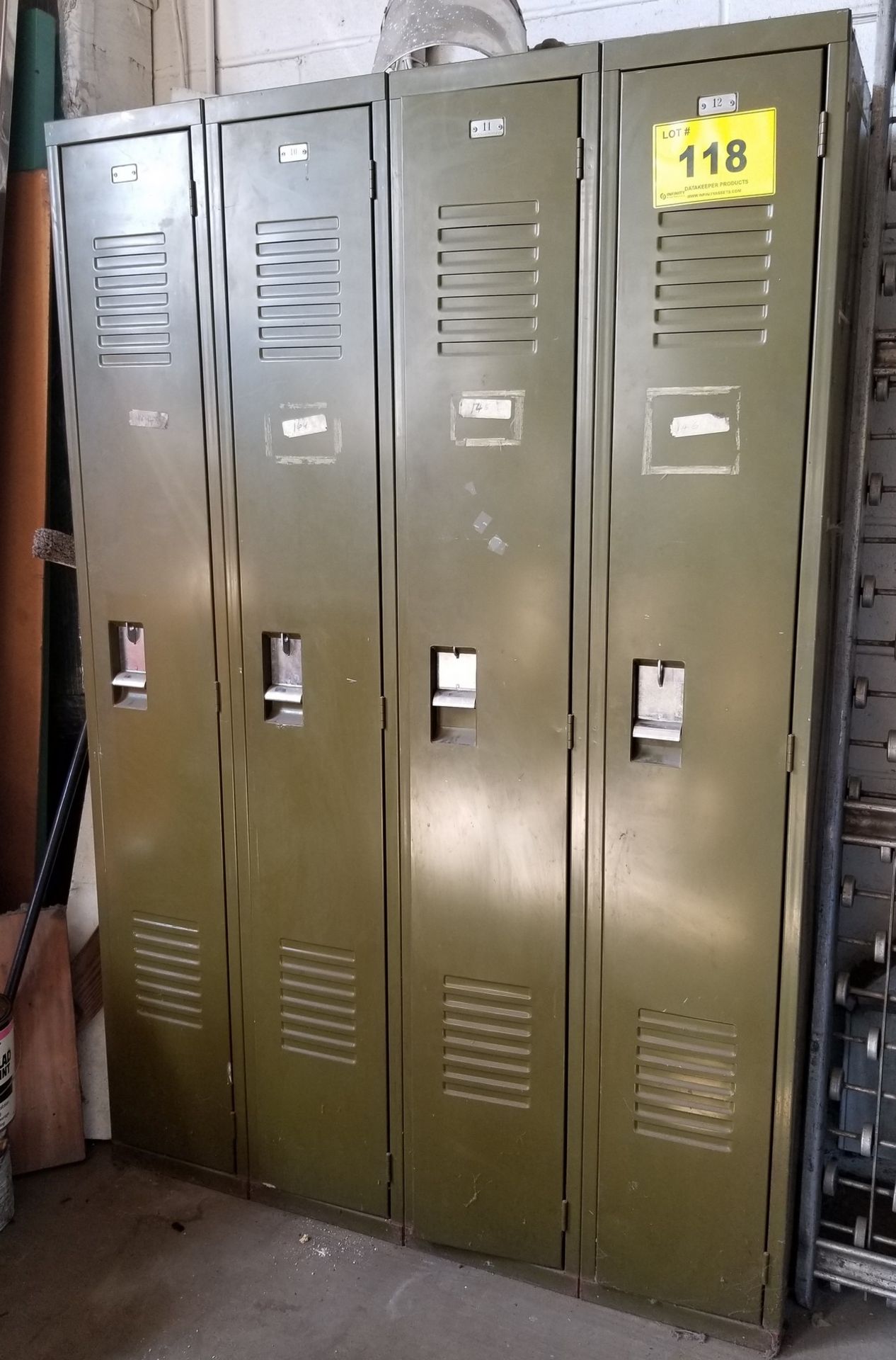 4 DOOR LOCKER