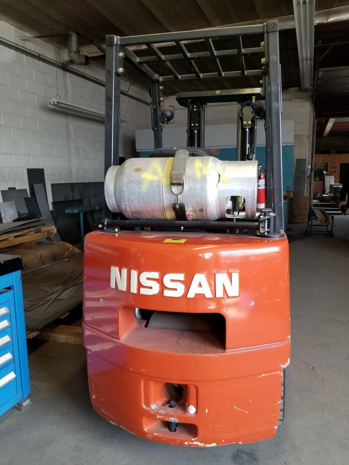 NISSAN OPTIMUM JC 50 PROPANE FORKLIFT, MODEL CPJ02A25PV, 4,750LB CAP., 3-STAGE MAST, 187” MAX - Image 6 of 9