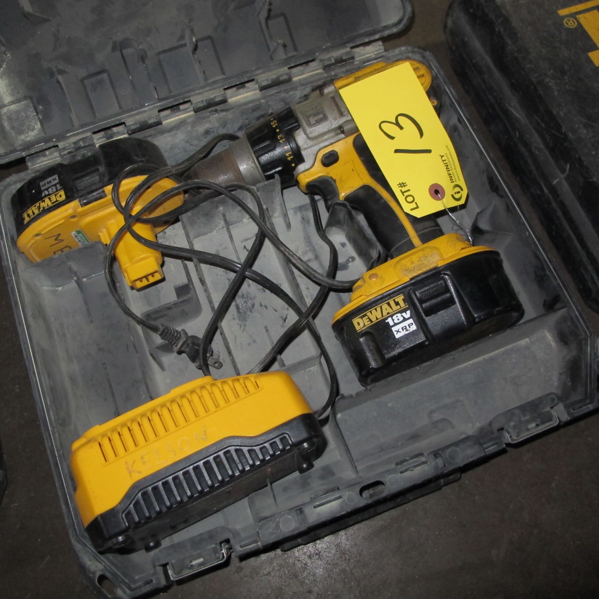 DEWALT DCD950 CORDLESS DRILL W/ (2) 18V BATTERIES, CHARGER AND CASE
