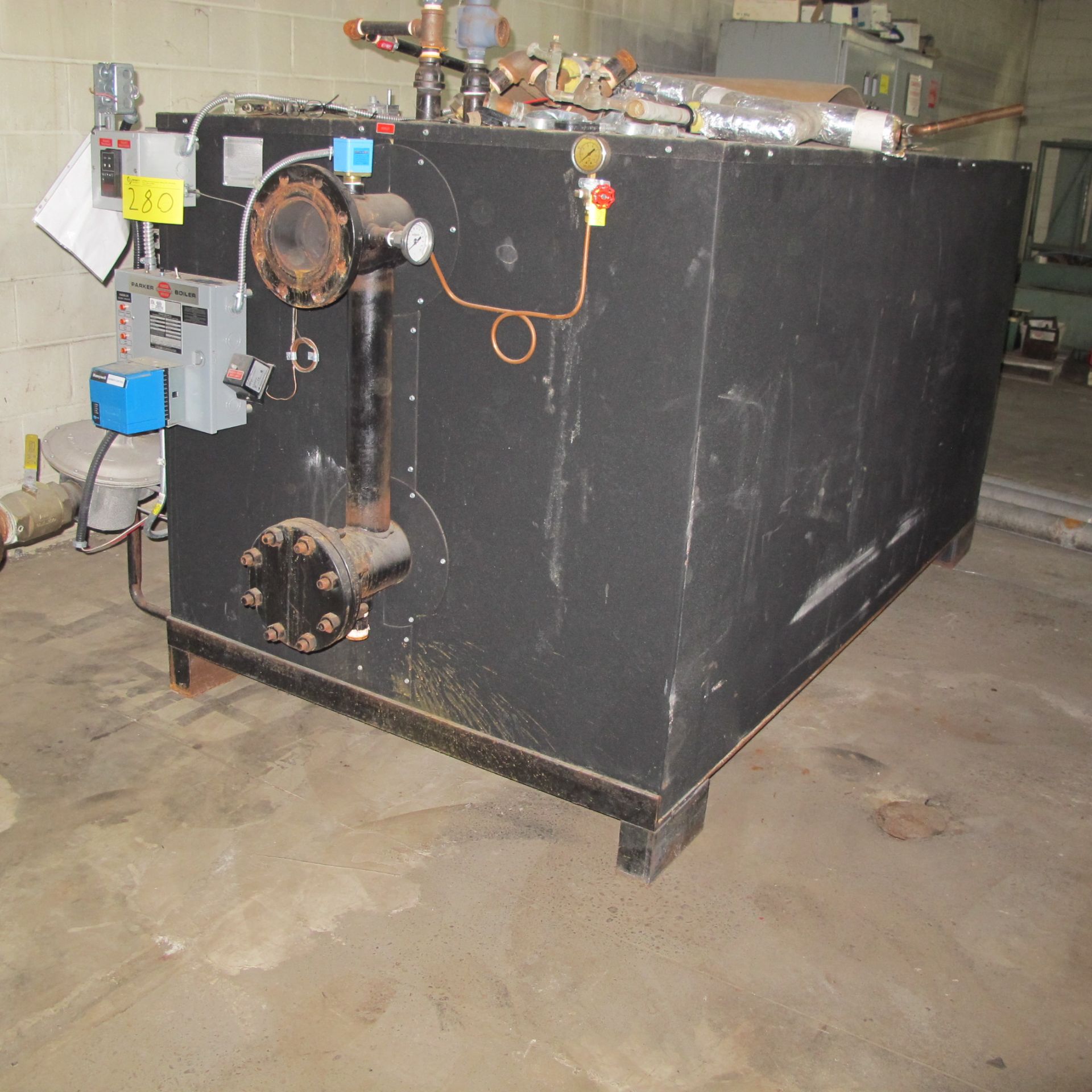 2012 PARKER T4600 NATURAL GAS BOILER, 2,300,000 TO 4,600,000 BTU W/ HONEYWELL GASE PIPE/VALVES