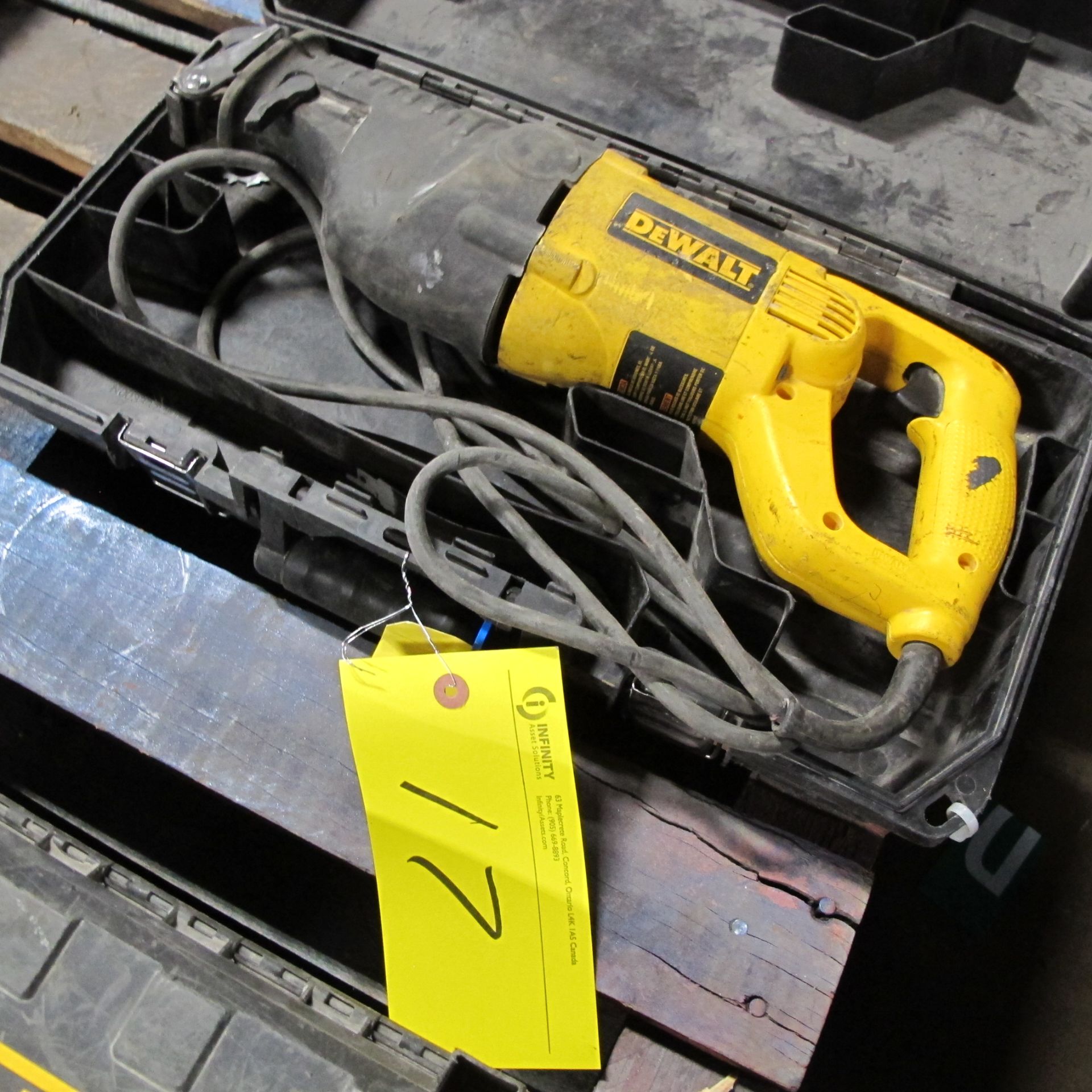 DEWALT DW310 RECIPROCATING SAW W/ CASE