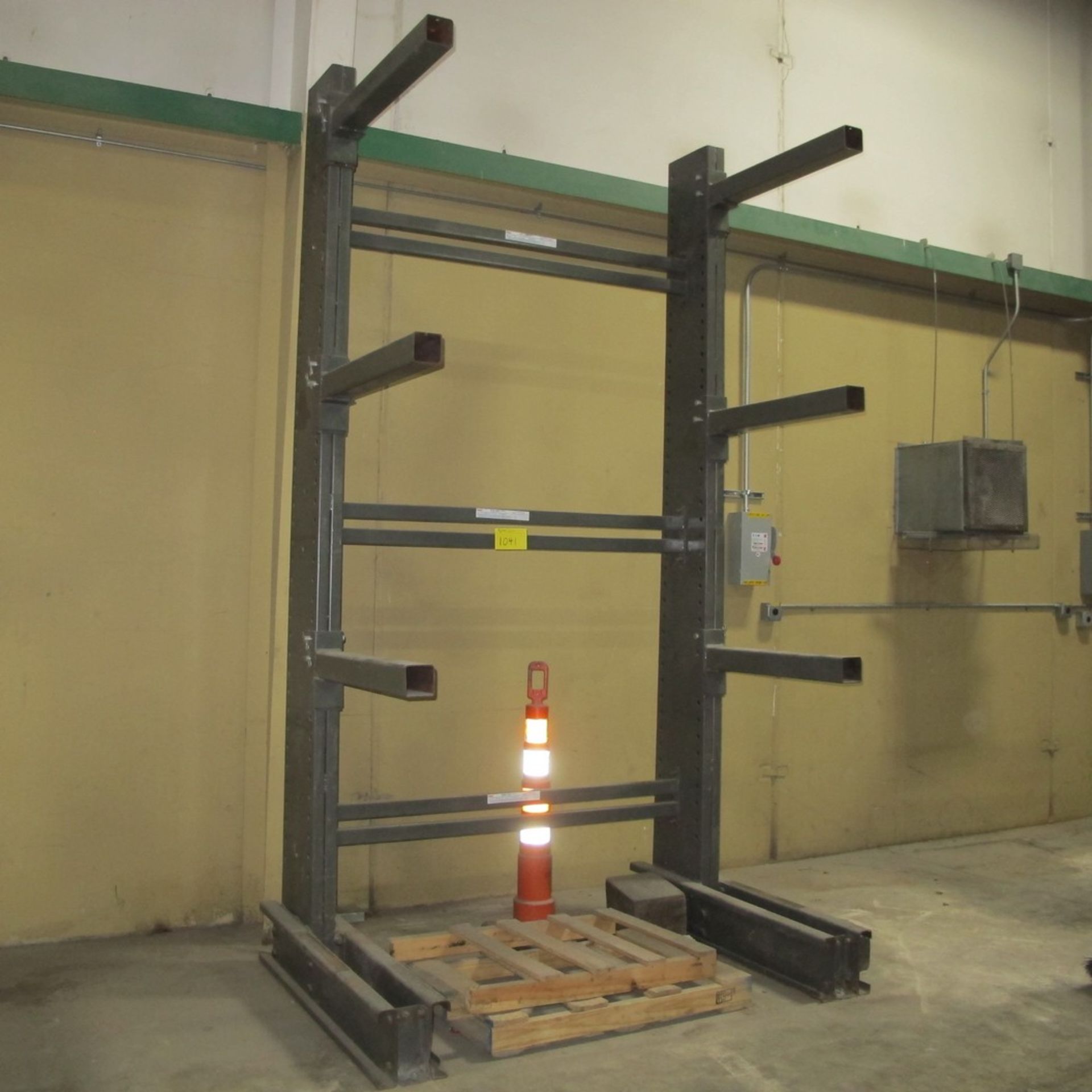 JARIKE STEEL TRIES SERIES 60 4-LEVEL CANTILEVER RACK APPROX. 78"W X 55"D AT BASE, 36" ARMS X 10'H (