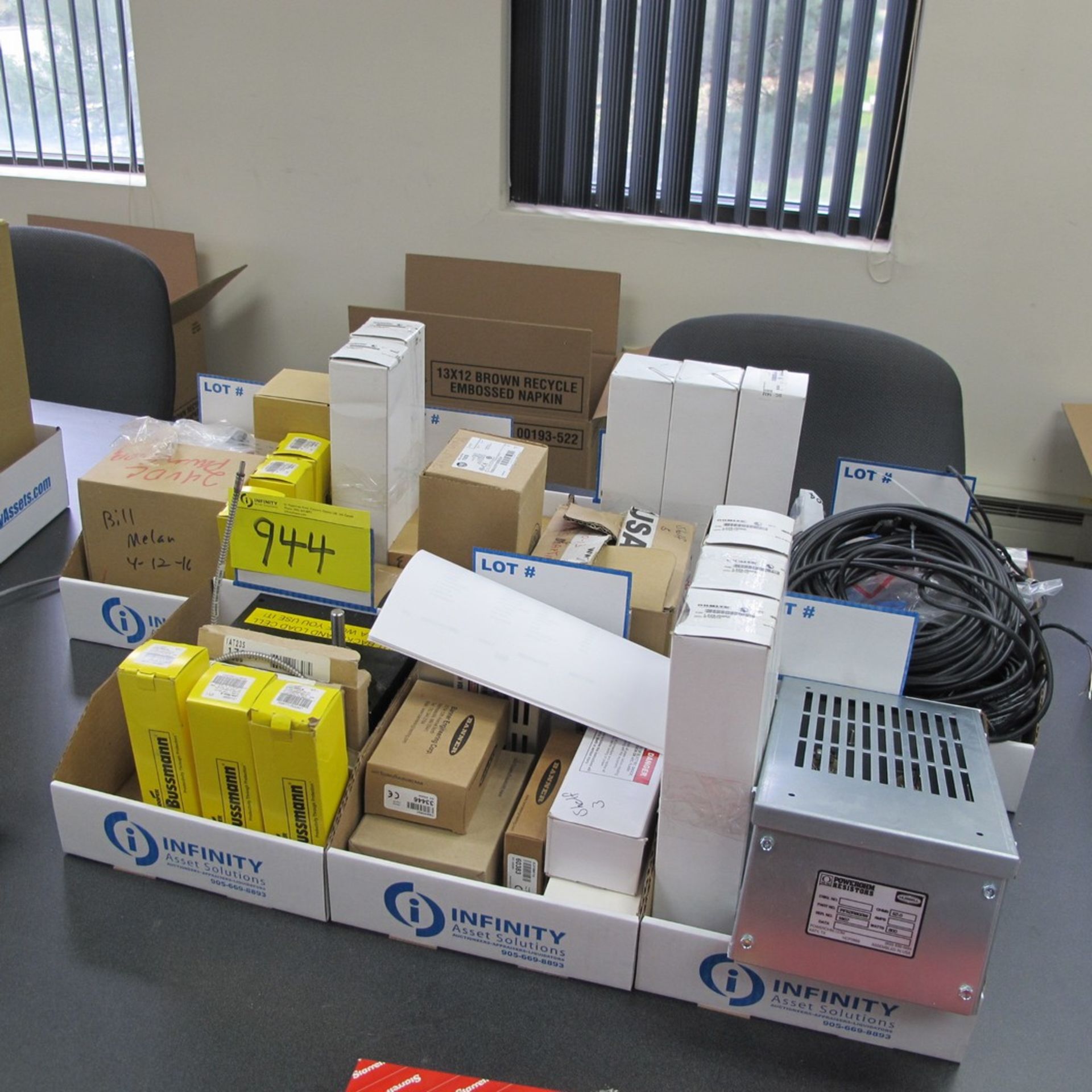 LOT OF ELECTRICAL SUPPLIES IN CARTON (SEE PHOTOS) (2ND FLOOR NORTH OFFICES)