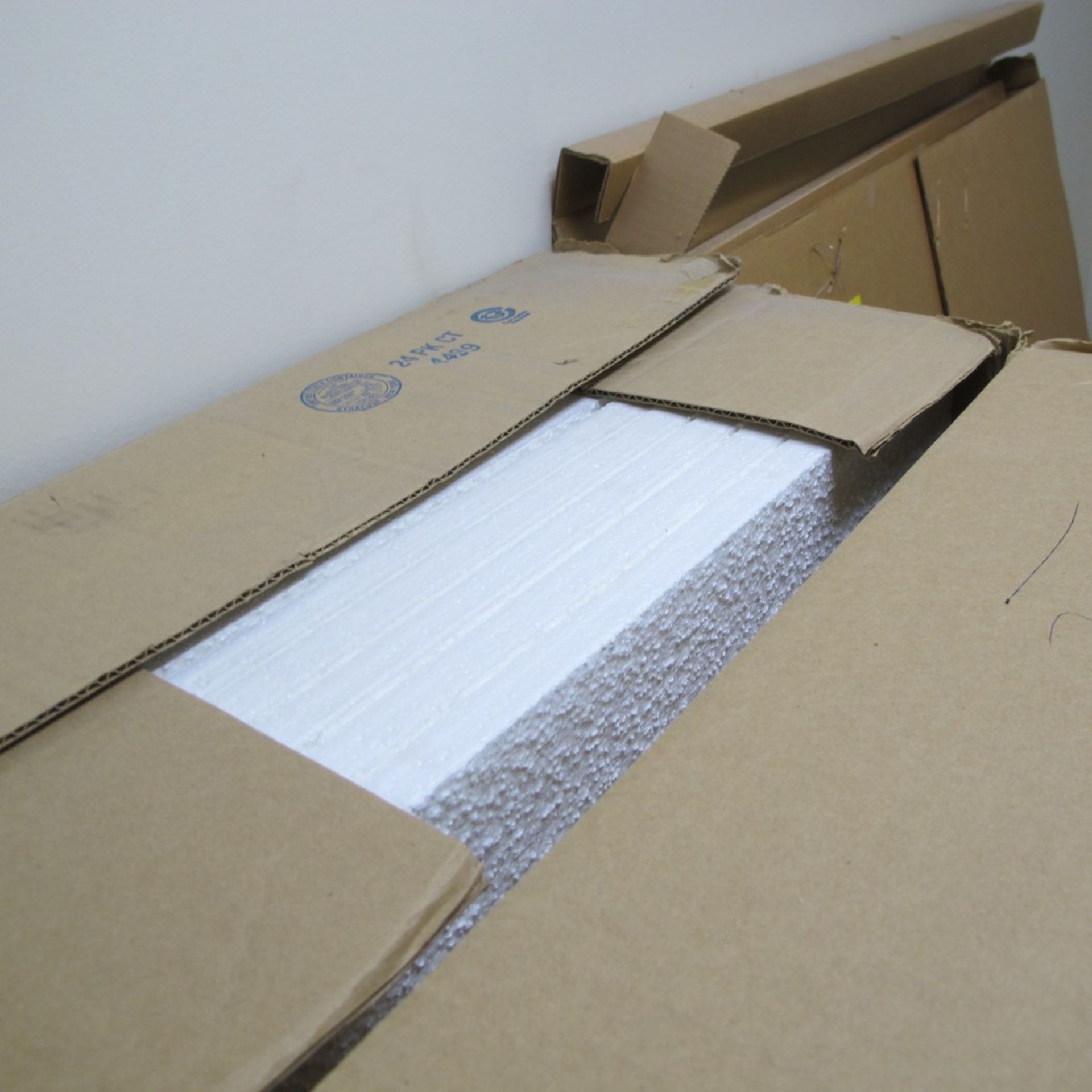 LOT OF (5) CARTONS OF BUBBLE ENVELOPES, EASELS, STYROFOAM INSULATION, CORKBOARDS, SAFETY SIGNS ( - Image 2 of 6