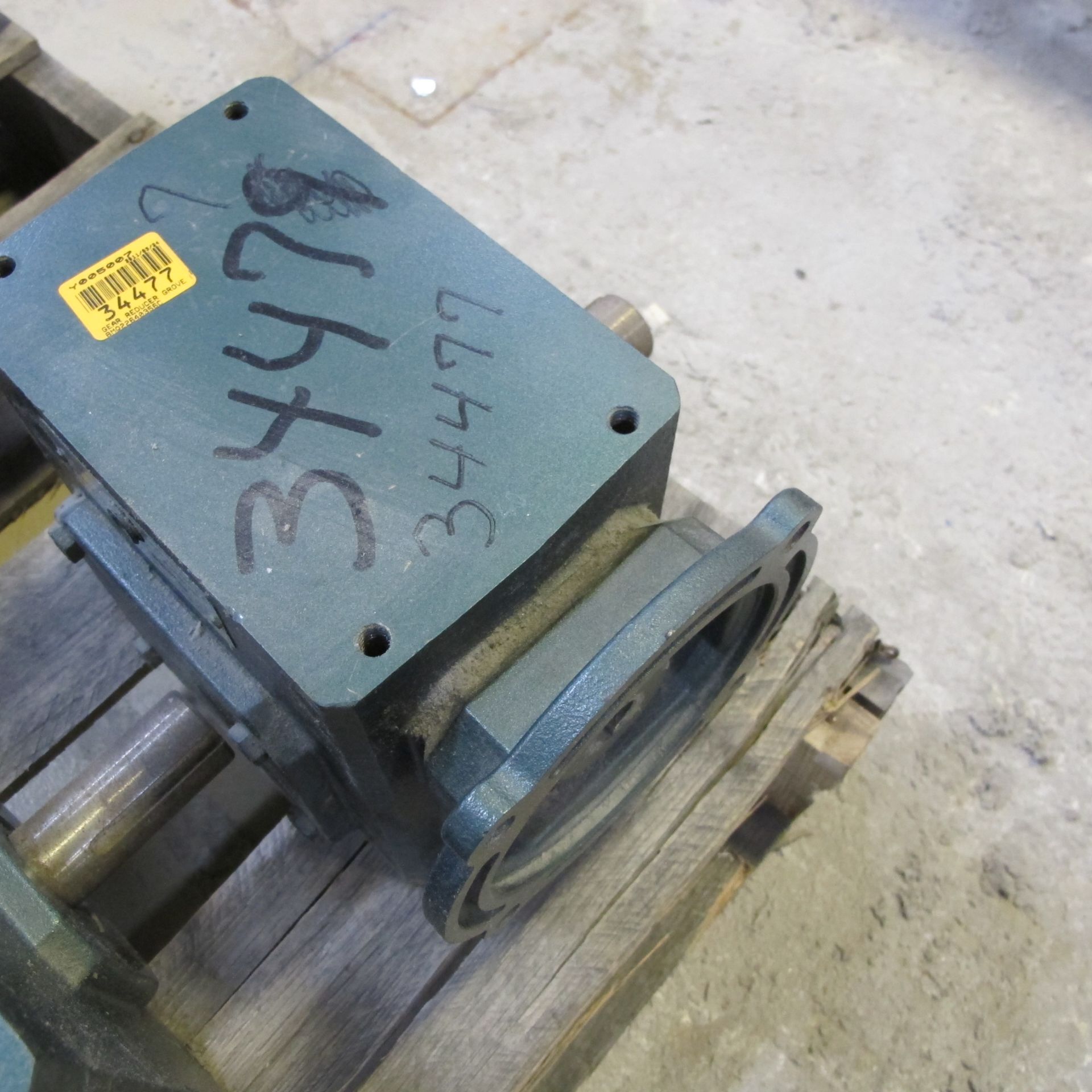 LOT OF (4) GEARBOXES IN ROW, GROVE HEAR BM011-2, RATIO 2:1, WEPCO 4ACLH, RATIO 40:1, (2) GROVE - Image 10 of 10