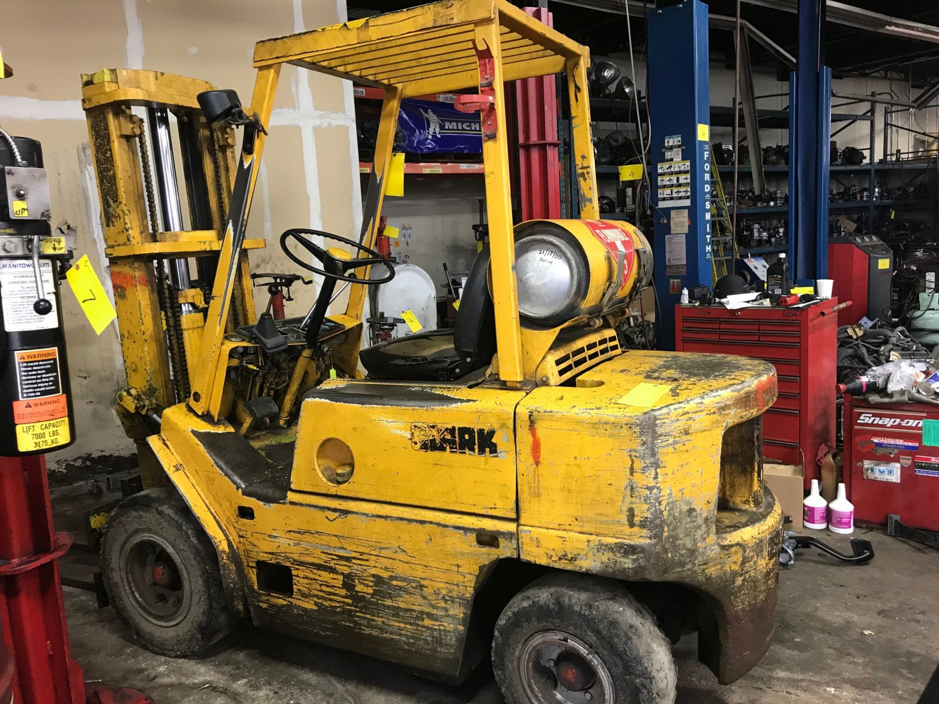 CLARK FORKLIFT MODEL C500-Y50LPS, 4,450LB CAP., 48" FORKS, S/N Y355-1-1575