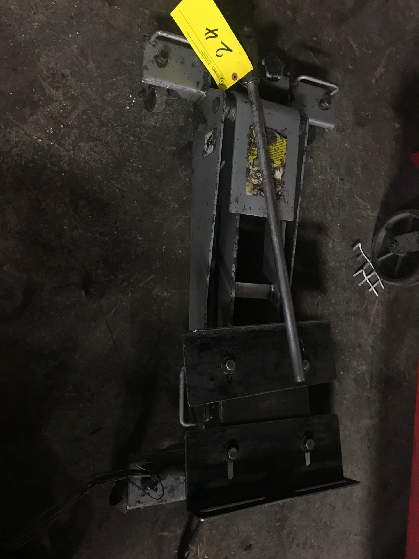 MANUAL HYDRAULIC TRANSMISSION JACK, 1,000LB CAP.