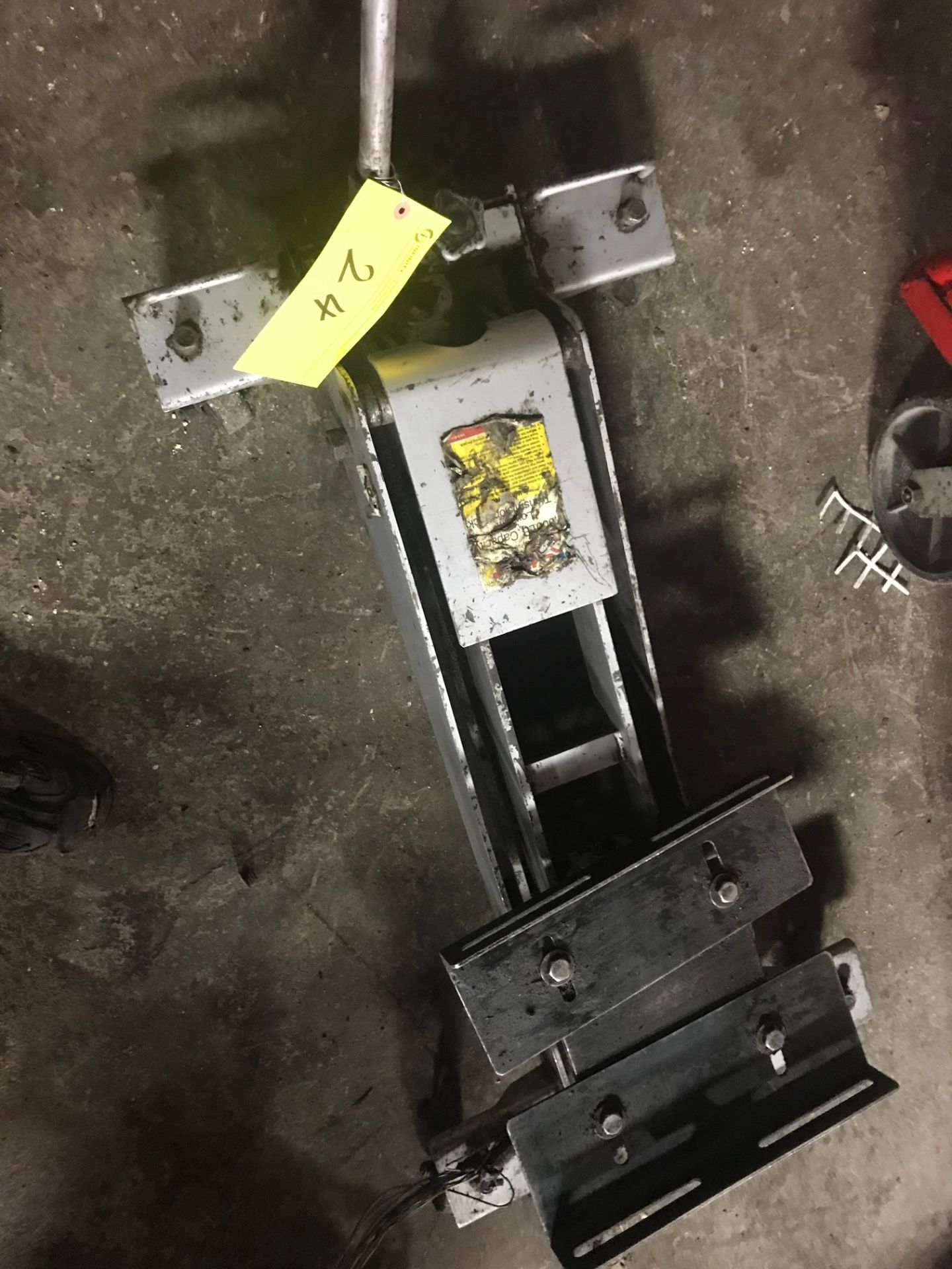 MANUAL HYDRAULIC TRANSMISSION JACK, 1,000LB CAP. - Image 2 of 3