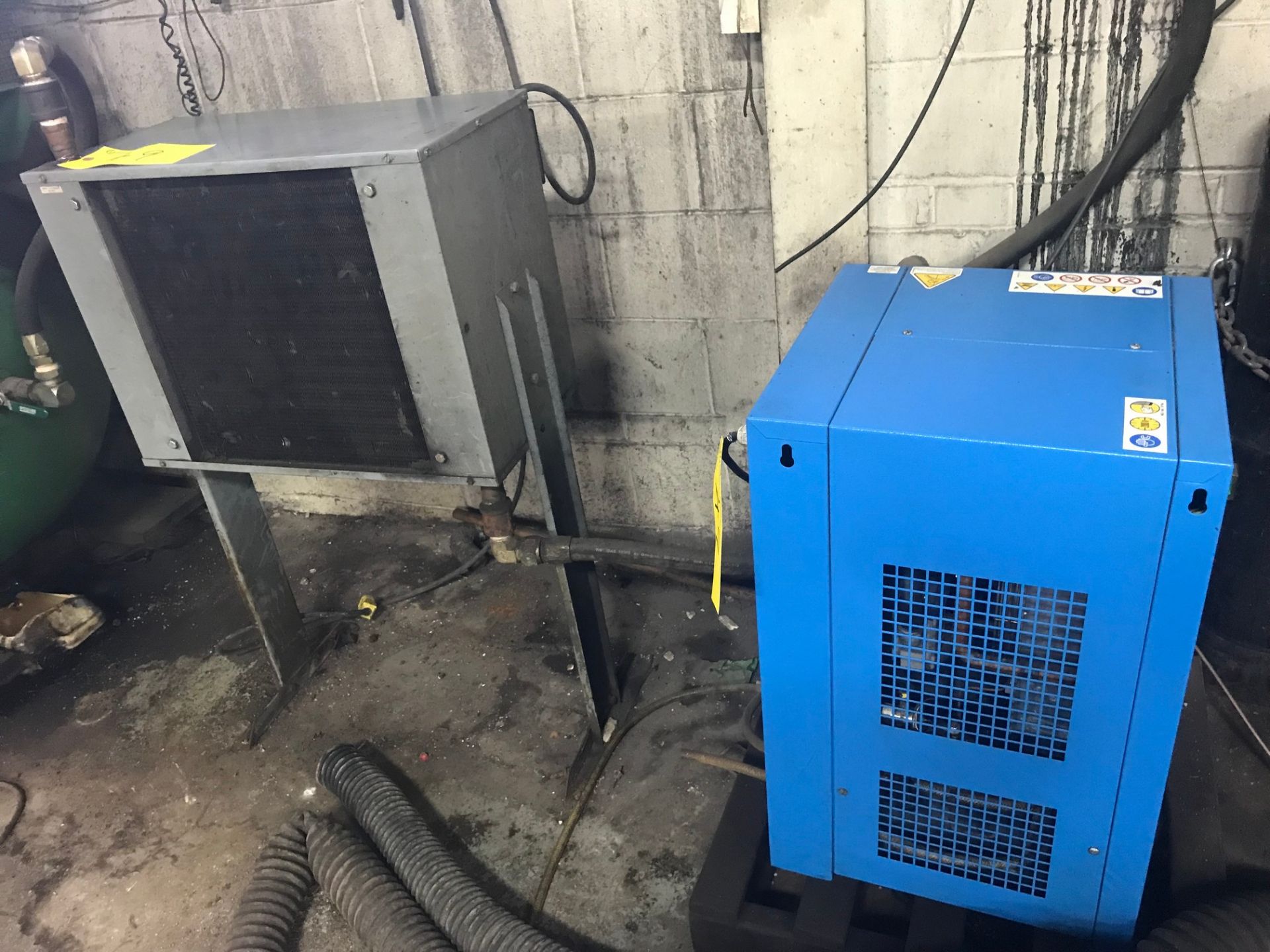 SPEEDAIRE DUAL HEAD 10HP AIR COMPRESSOR, 200GAL, HEAT EXCHANGER AND PURESTREAM HT DRYER MODEL - Image 5 of 7