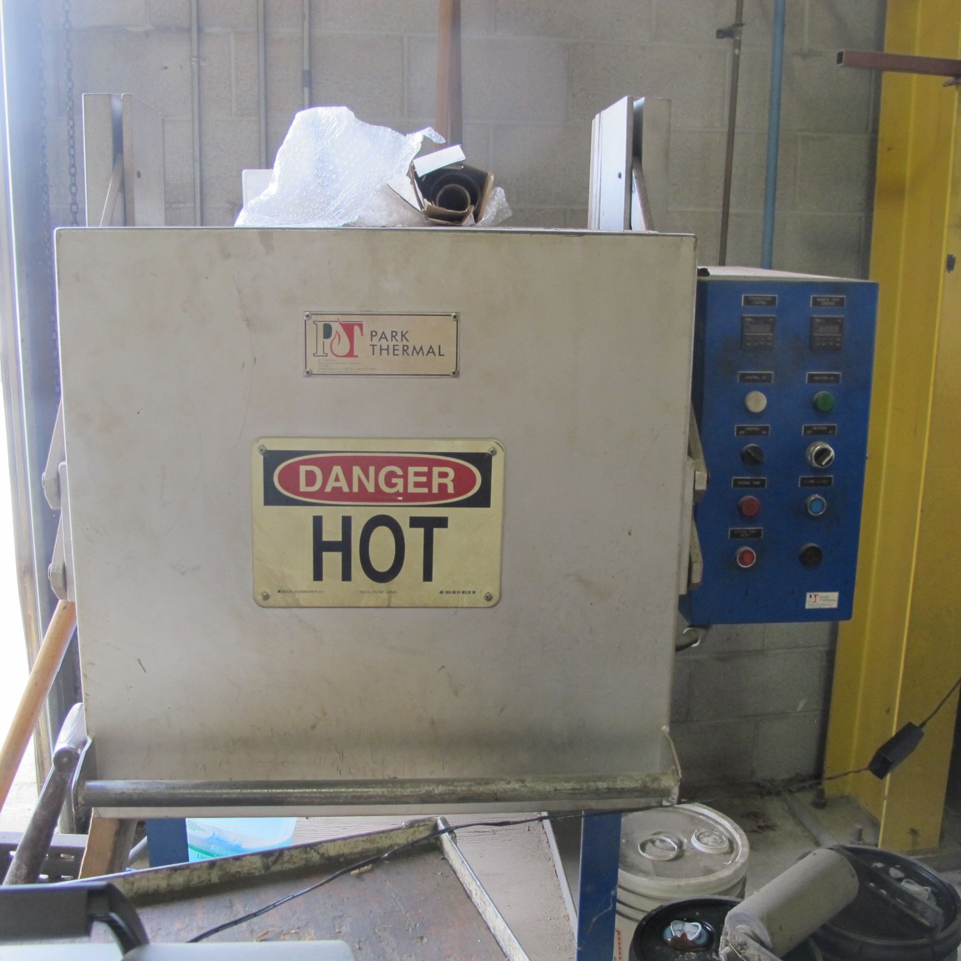 PARK THERMAL FURNACE W/ CONTROL PANEL AND STAND - Image 2 of 2