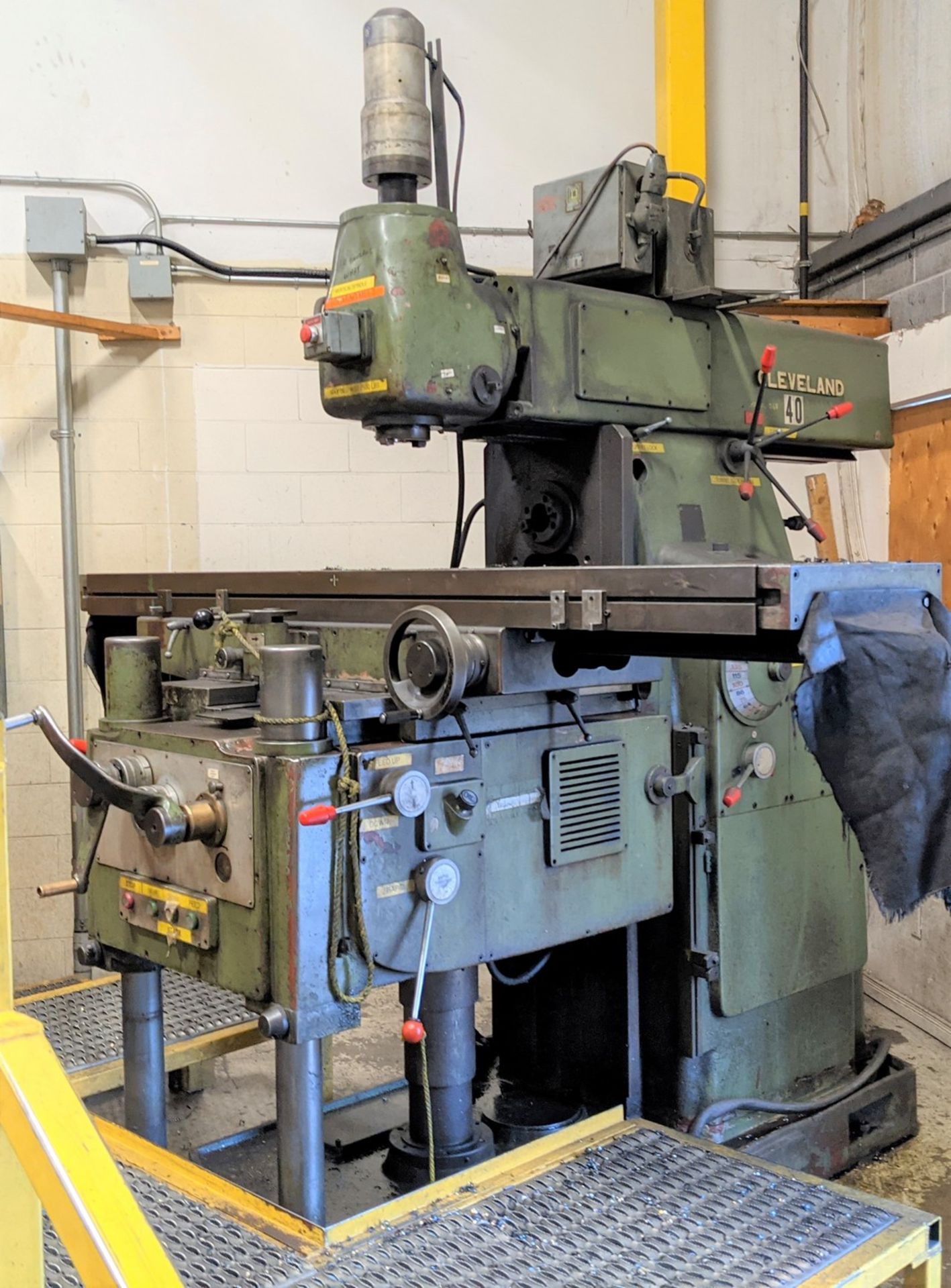 CLEVELAND 5HM UNIVERSAL MILLING MACHINE, 18” X 84” TABLE, 50 TAPER, S/N 5055