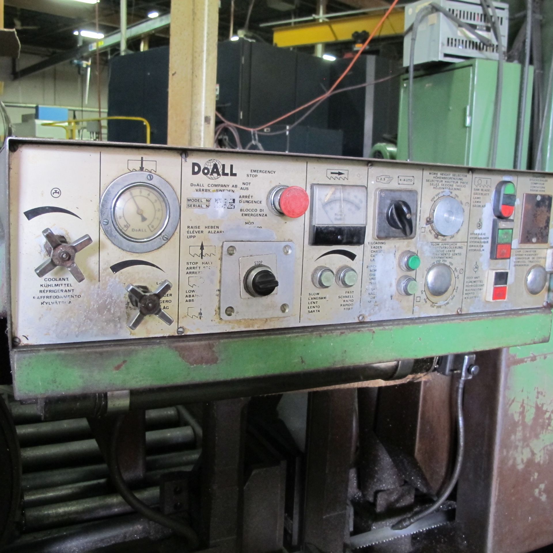 DOALL MODEL HC35-A HORIZONTAL BANDSAW, S/N VS570166 (RIGGING FEE $300) - Image 8 of 10