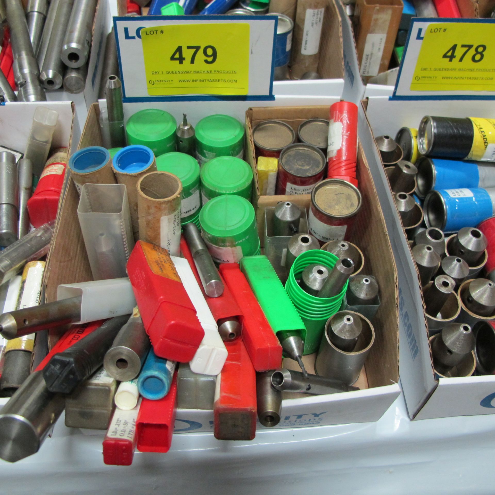 BOX OF ASSORTED TOOL HOLDERS