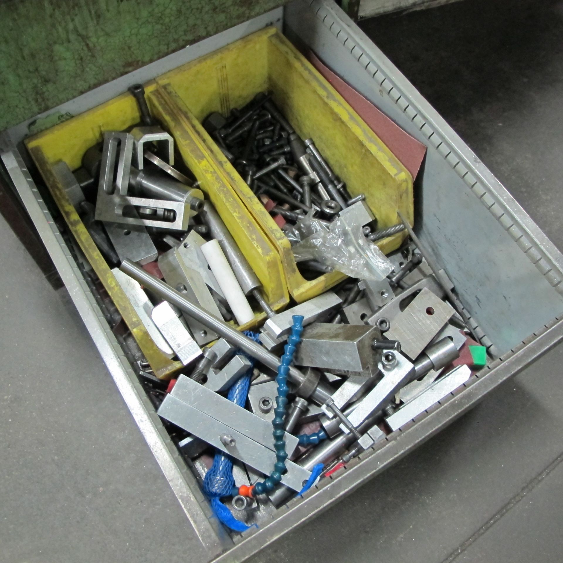 LISTA WORK BENCH W/ WOOD BLACK TOP, TOOLING IN (8) BOXES, & 4 DRAWERS - Image 5 of 7