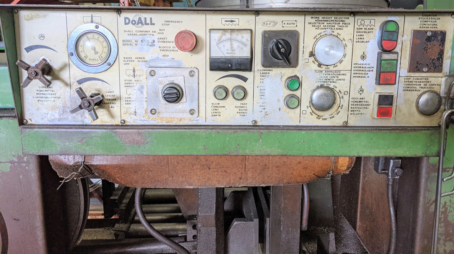 DOALL MODEL HC35-A HORIZONTAL BANDSAW, S/N VS570166 (RIGGING FEE $300) - Image 5 of 10