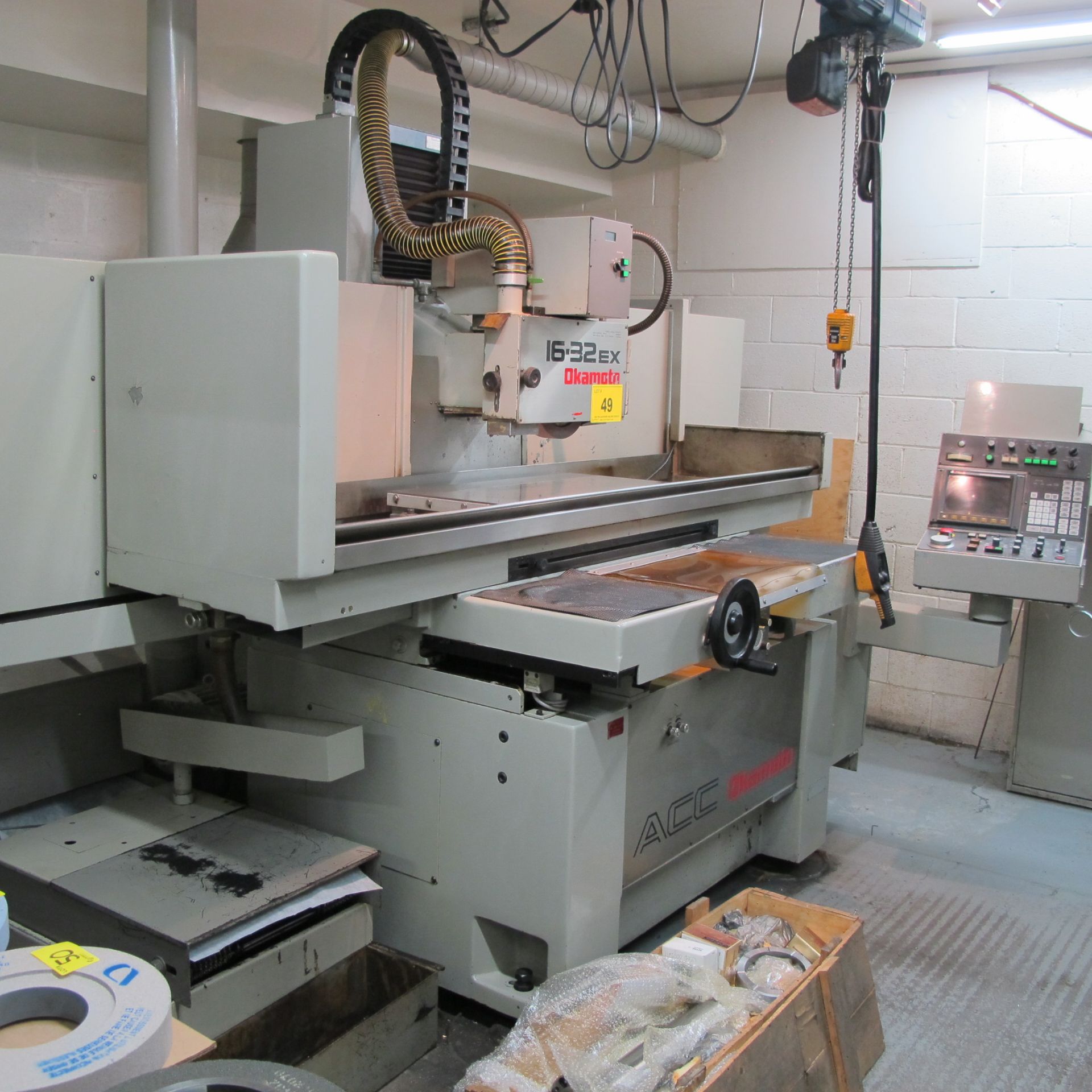 OKAMOTO MODEL ACC16-32 EX AUTOMATIC HYDRAULIC SURFACE GRINDER, FANUC 21-GA CNC CONTROL, 16" W X - Image 12 of 16