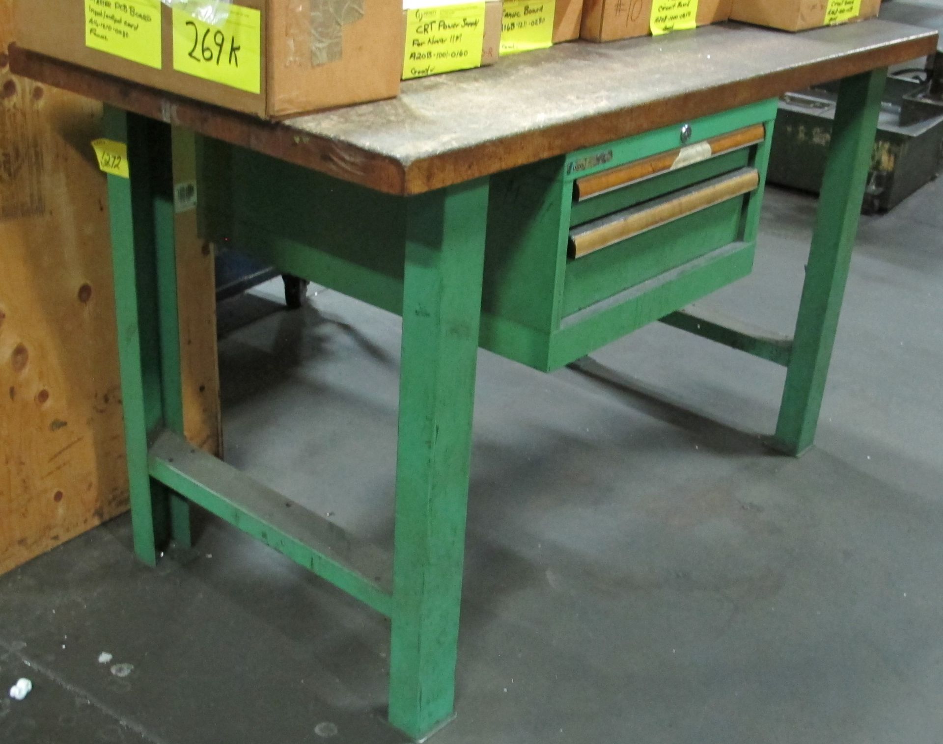 LOT OF (2) WORKBENCHES (1 LISTA) (NO CONTENTS)