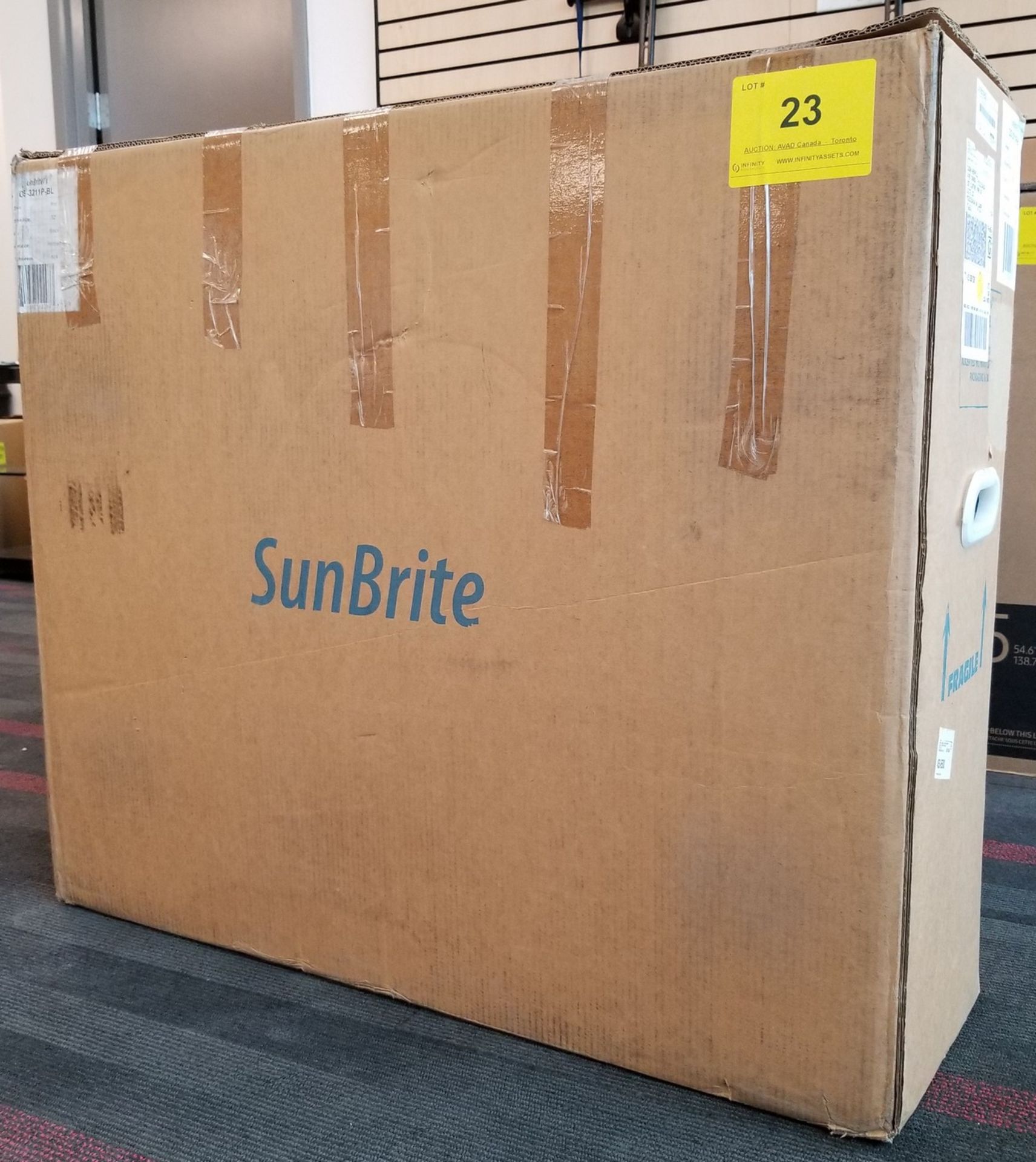 SUNBRITE, 32" OUTDOOR DIGITAL SIGNAGE, MODEL: DS-3211 - (BNIB) COST $3004