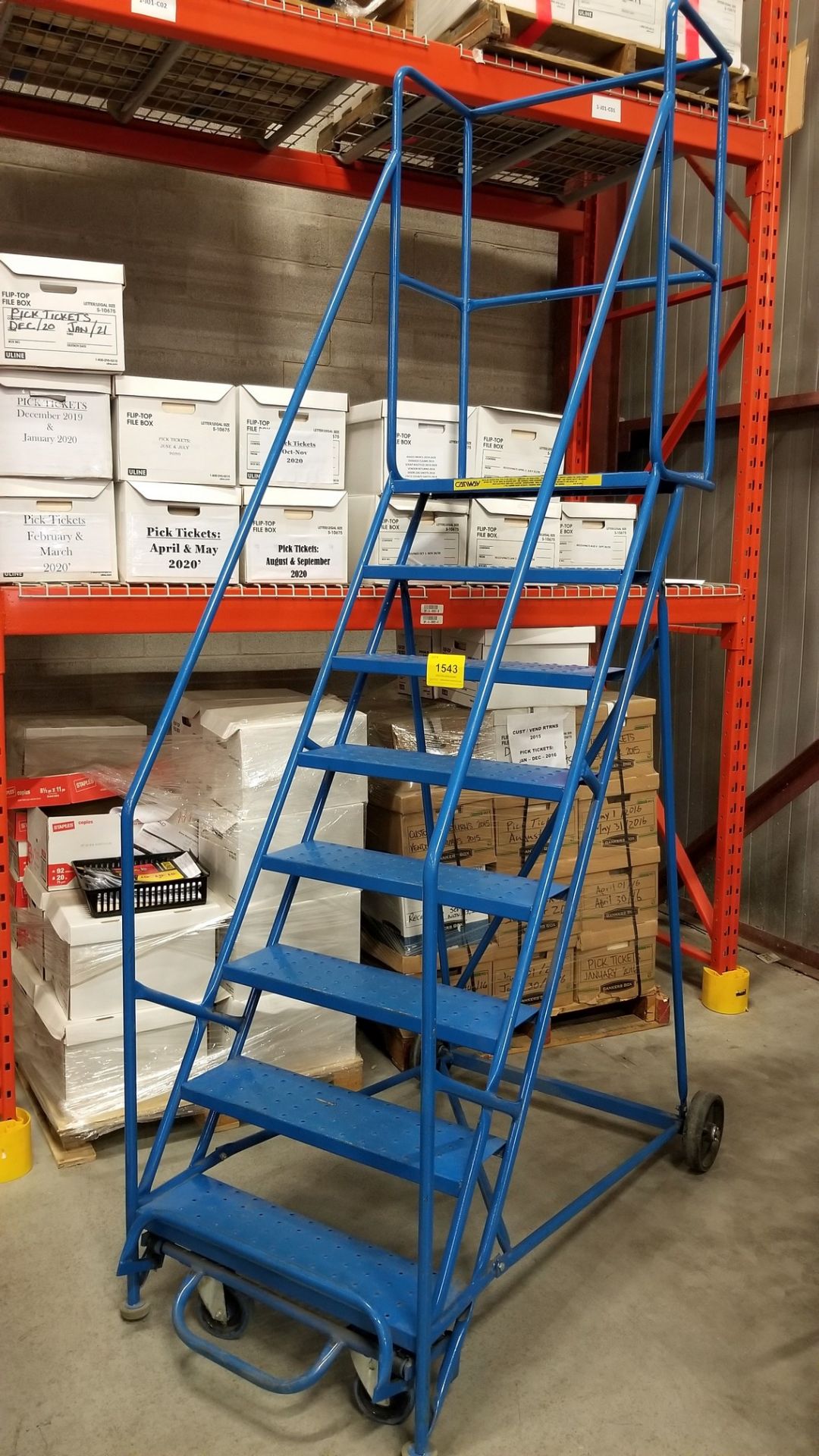 8 STEP WAREHOUSE LADDER, 400LB MAX - 'AS-IS'