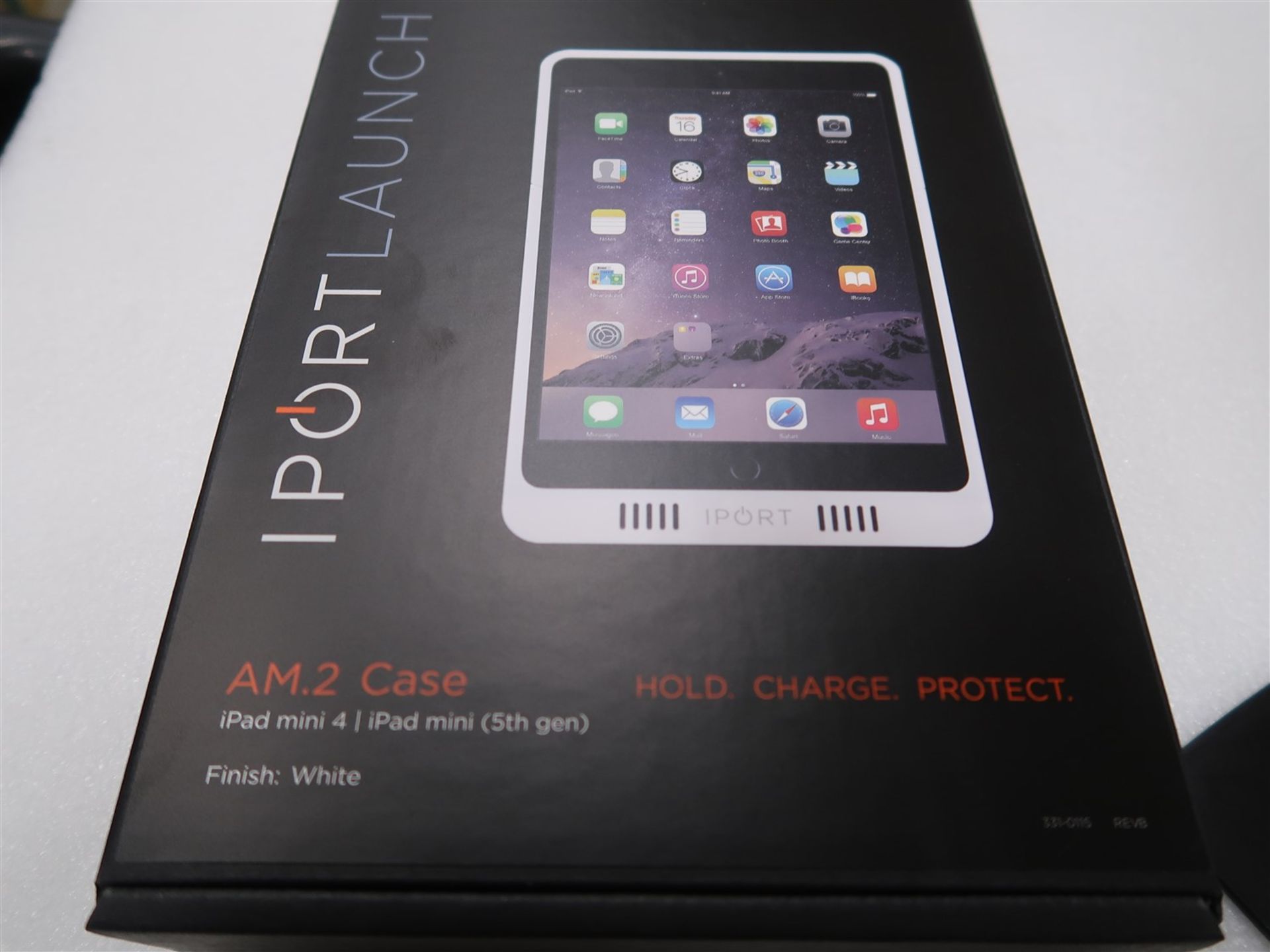 IPORT LAUNCH AM2 IPAD CASE WHITE - Image 2 of 3