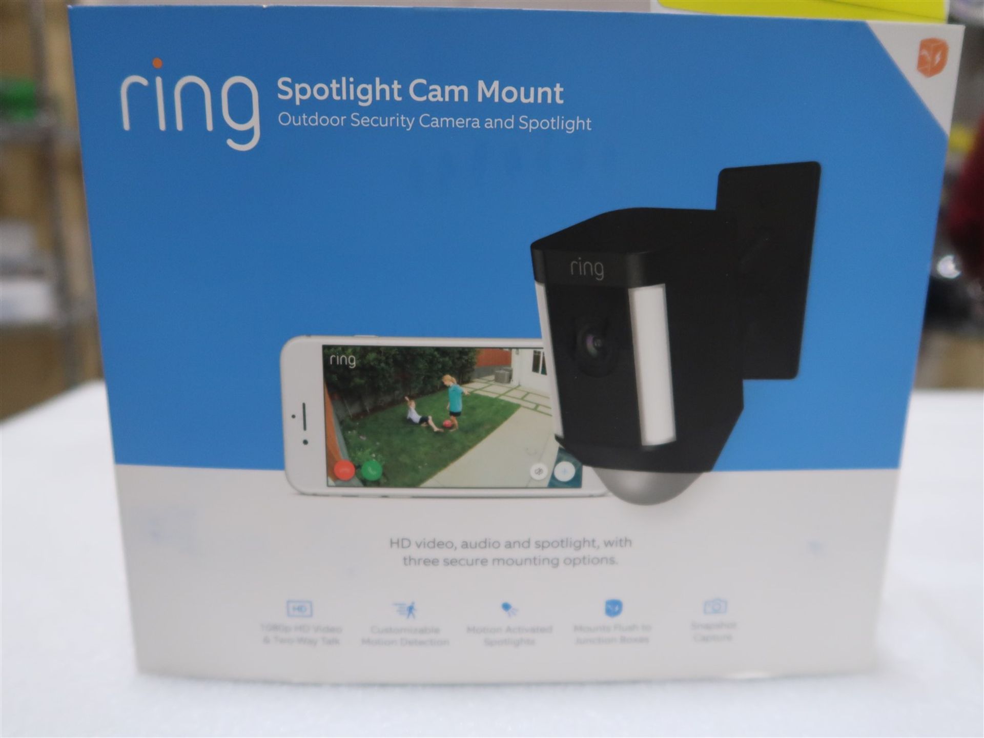 RING OUTDOOR SECURITY CAMERA AND SPOTLIGHT (BNIB) - Image 2 of 2