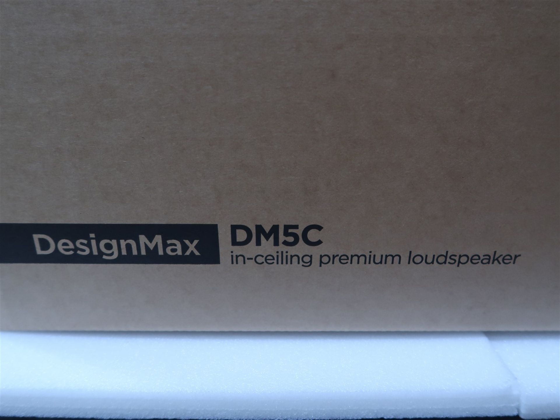 BOSE DESIGNMAX DM5SE SURFACE MOUNT PREMIUM LOUD SPEAKER, WHITE, PAIR, 70V/100V/80 4M, (BNIB) MSRP $ - Image 2 of 3