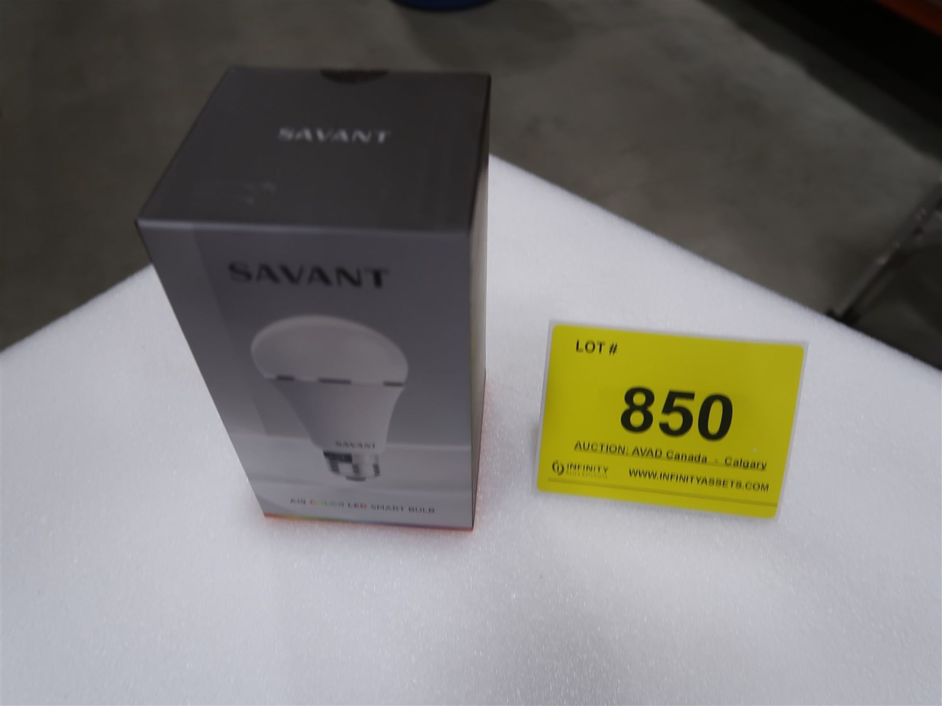 SAVANT A19 COLOR LED SMART BULB