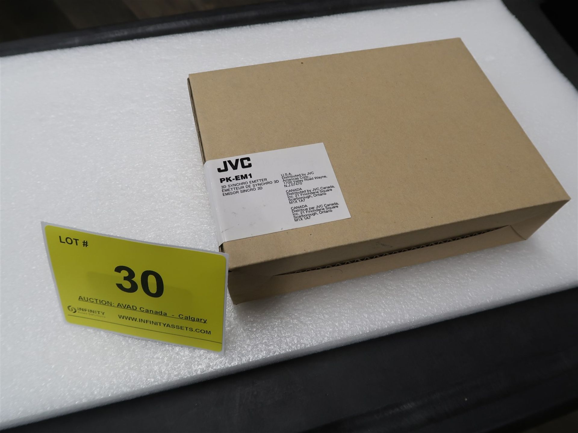 JVC 3D SYNCHRO EMITTER PK-EMI FOR PROJECTORS, (BNIB)