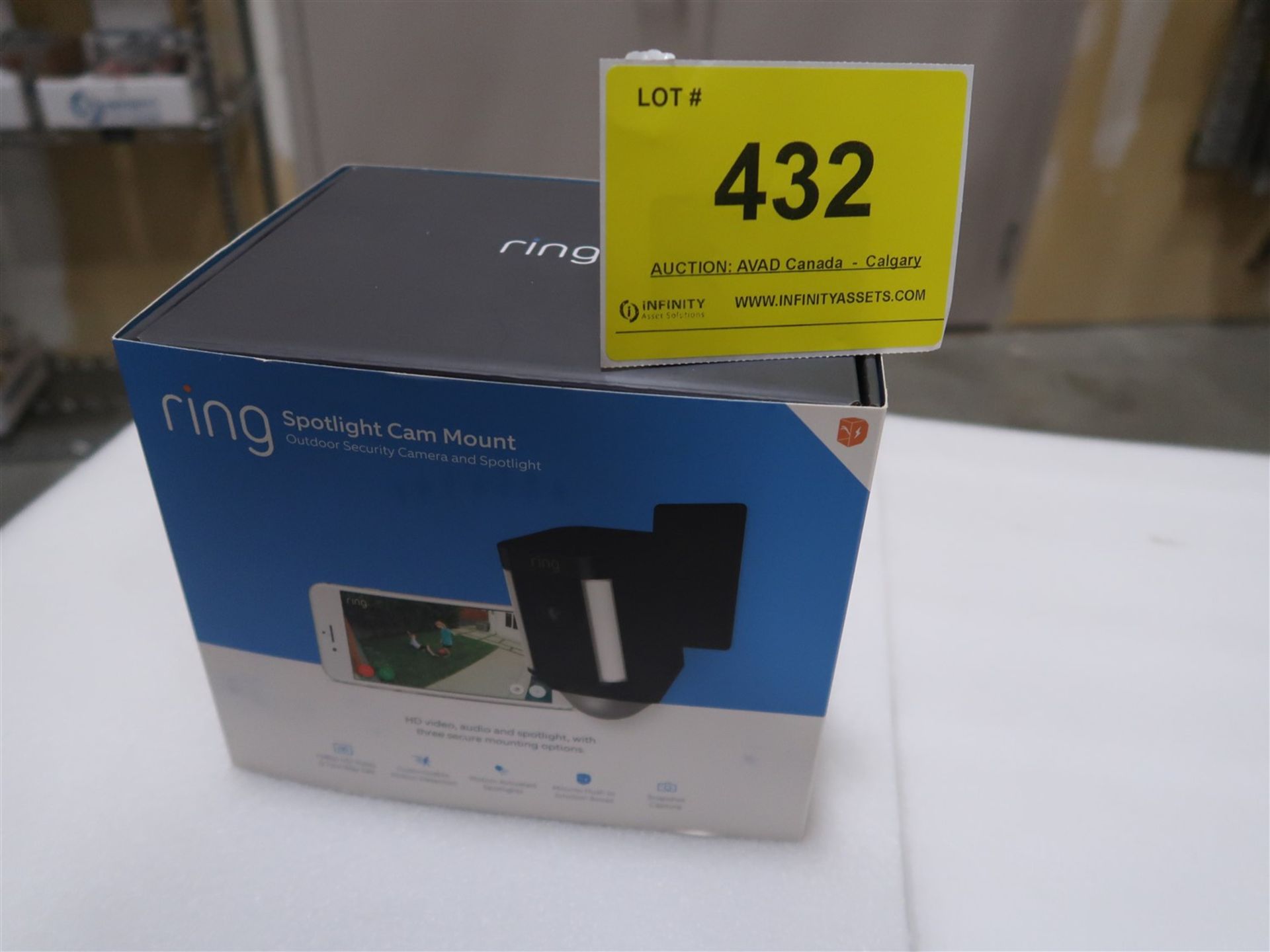 RING OUTDOOR SECURITY CAMERA AND SPOTLIGHT (BNIB)