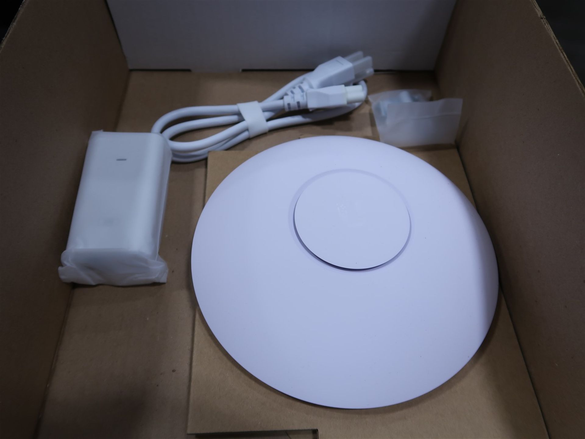 UNIFI 802.11AC DUAL RADIO LONG RANGE ACCESS POINT MOD. UAP-AC-LR, (BNIB) - Image 2 of 3