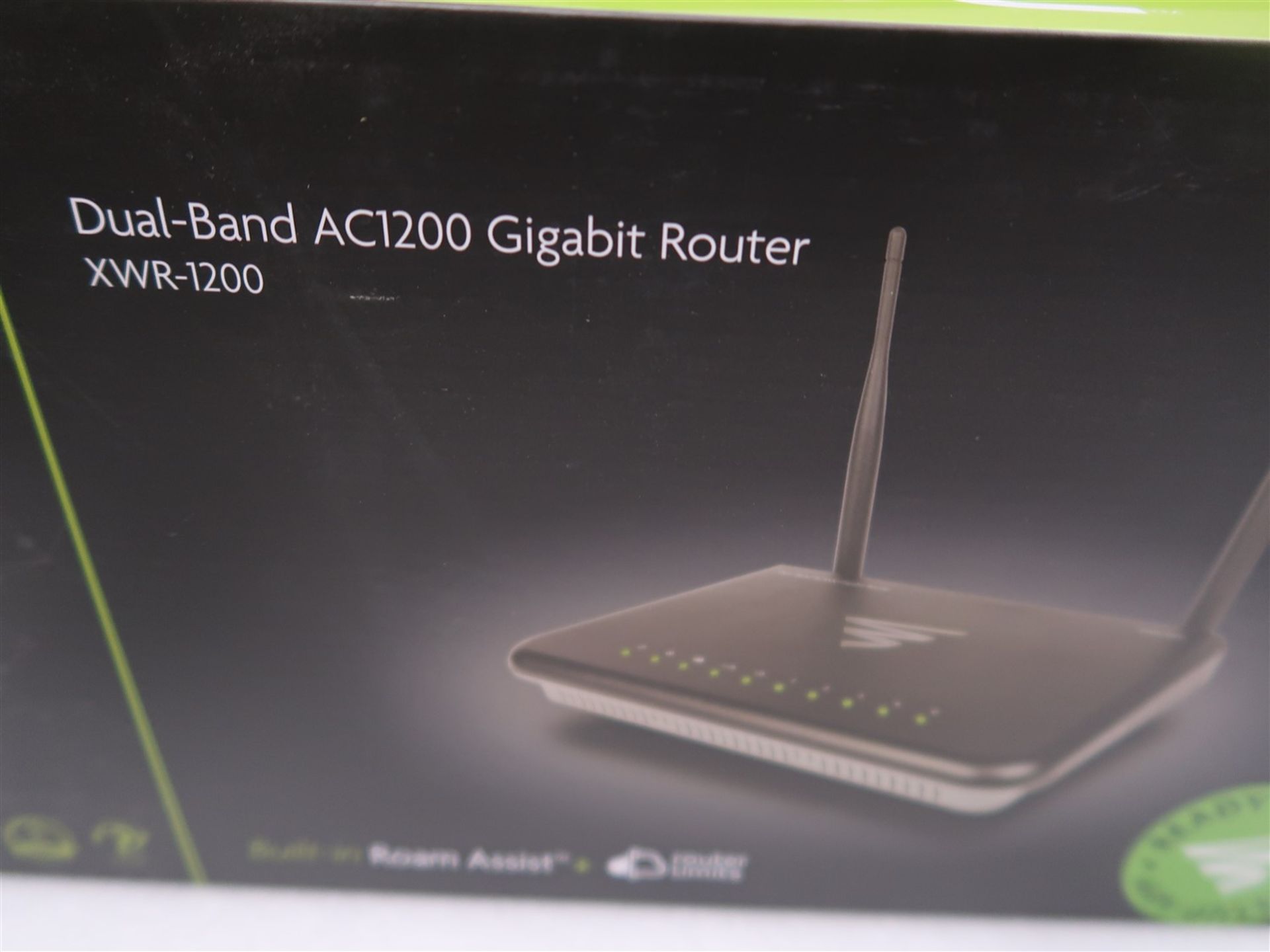 LUXUL DUAL BAND AC1200 GIGABIT ROUTER XWR-1200, (BNIB) MSRP $265 - Image 2 of 3
