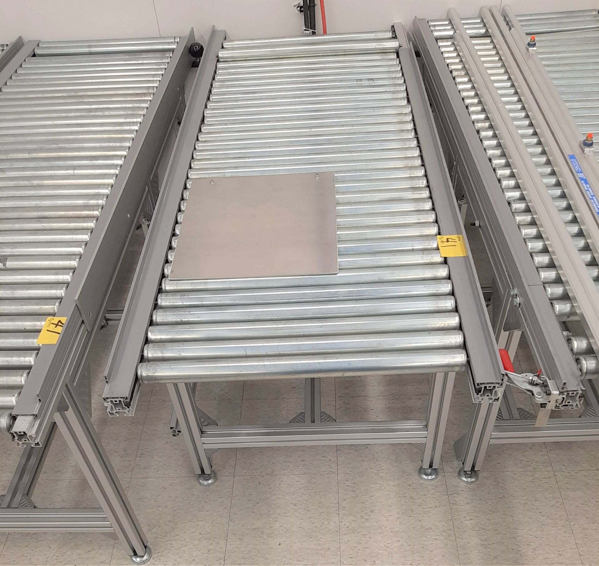 LOT - (5) PNEUMATIC ASSEMBLY/WORK TABLES W/ (6) SECTIONS ASSORTED ROLLING CONVEYOR - Image 7 of 9