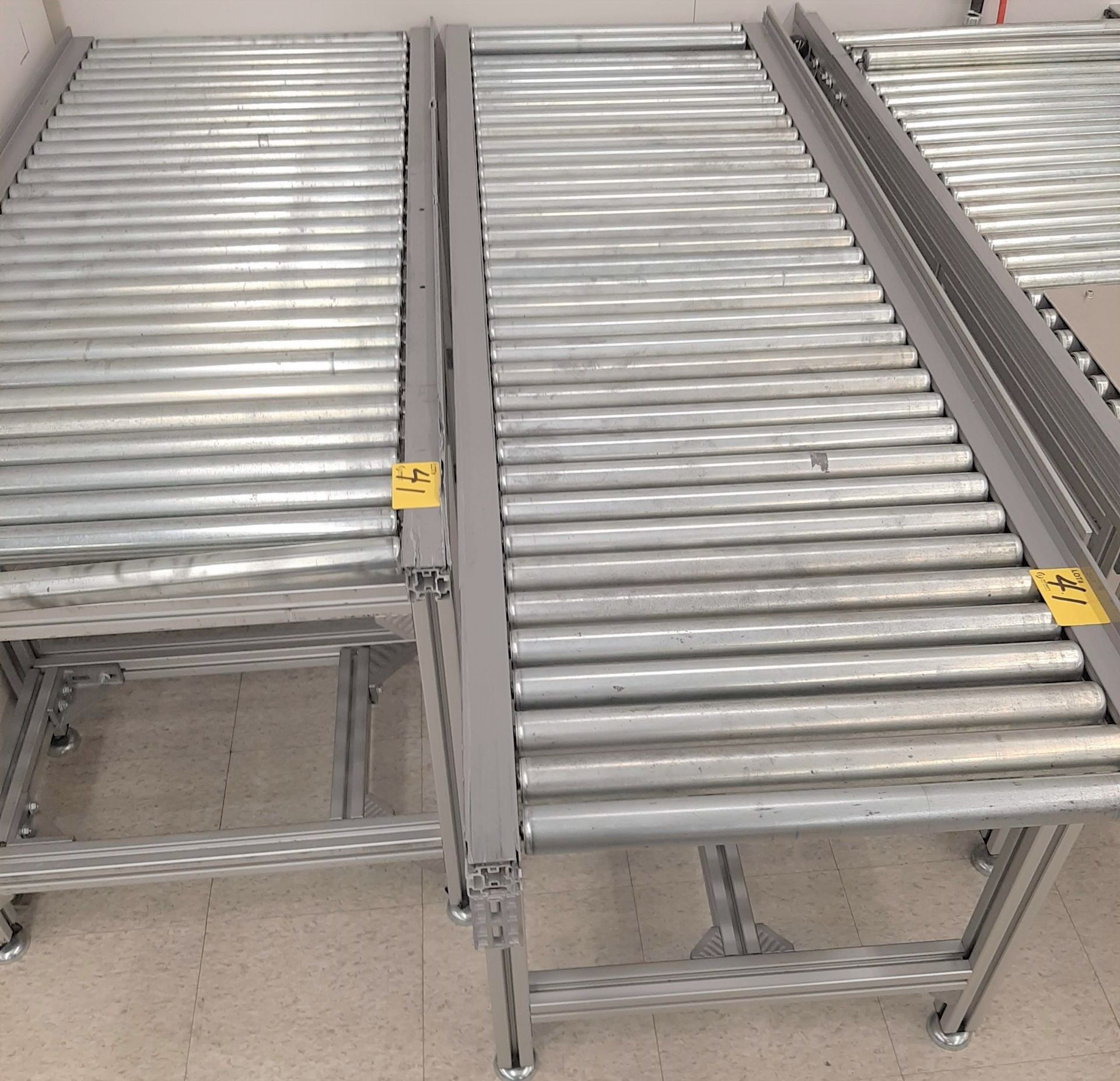 LOT - (5) PNEUMATIC ASSEMBLY/WORK TABLES W/ (6) SECTIONS ASSORTED ROLLING CONVEYOR - Image 6 of 9